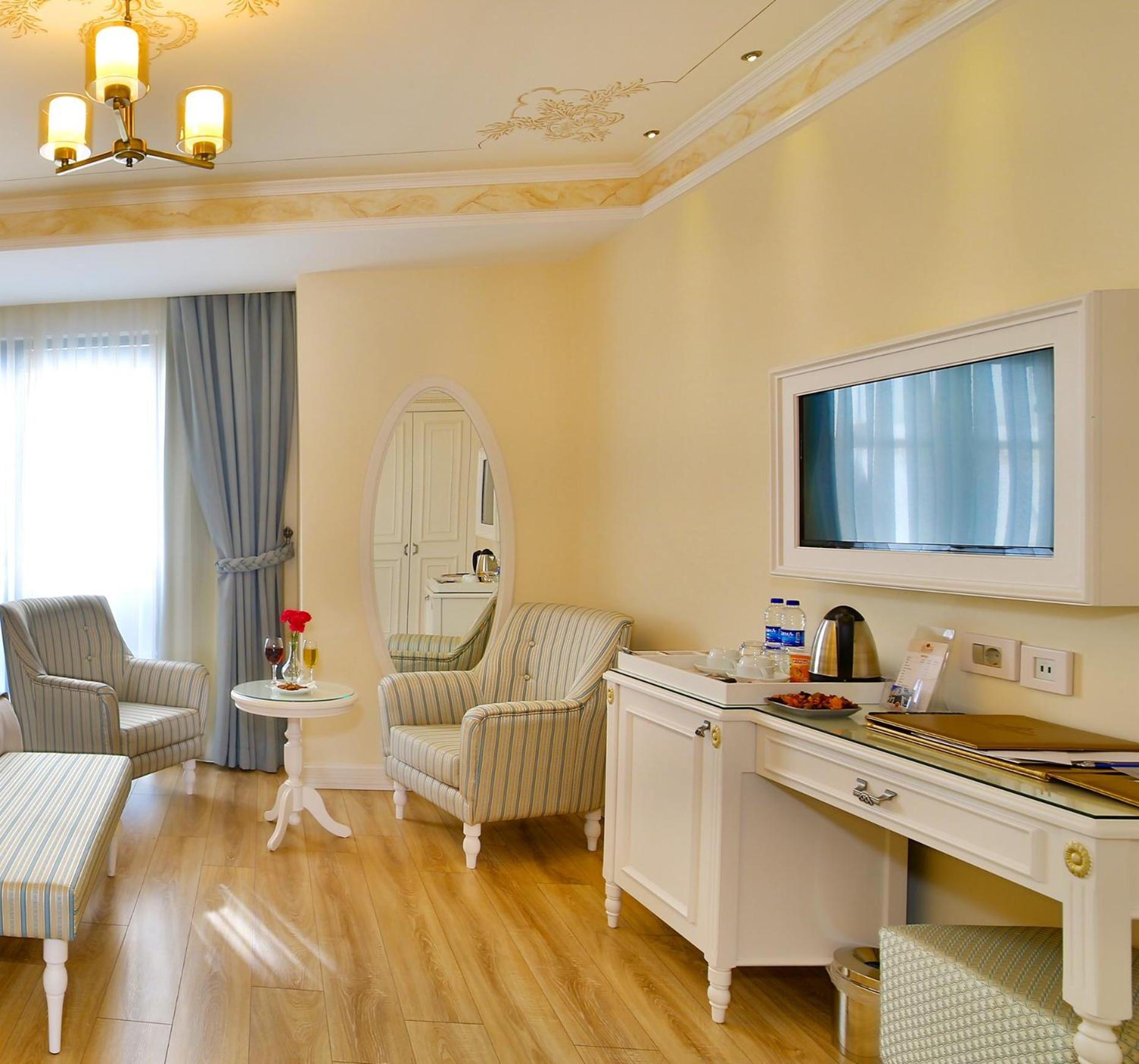Deluxe Triple Room photo 3
