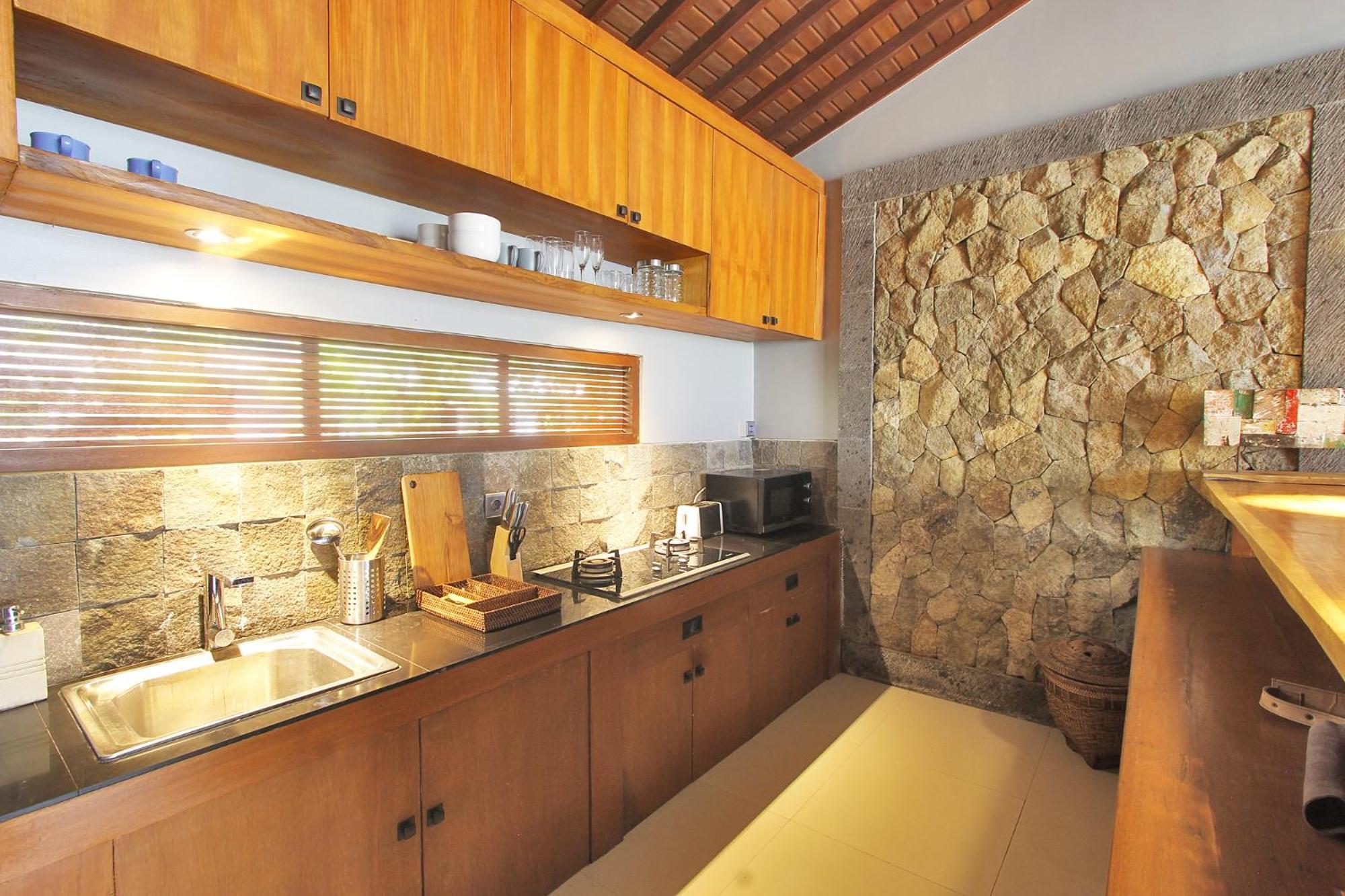 Villa With Private Pool - Photo 18