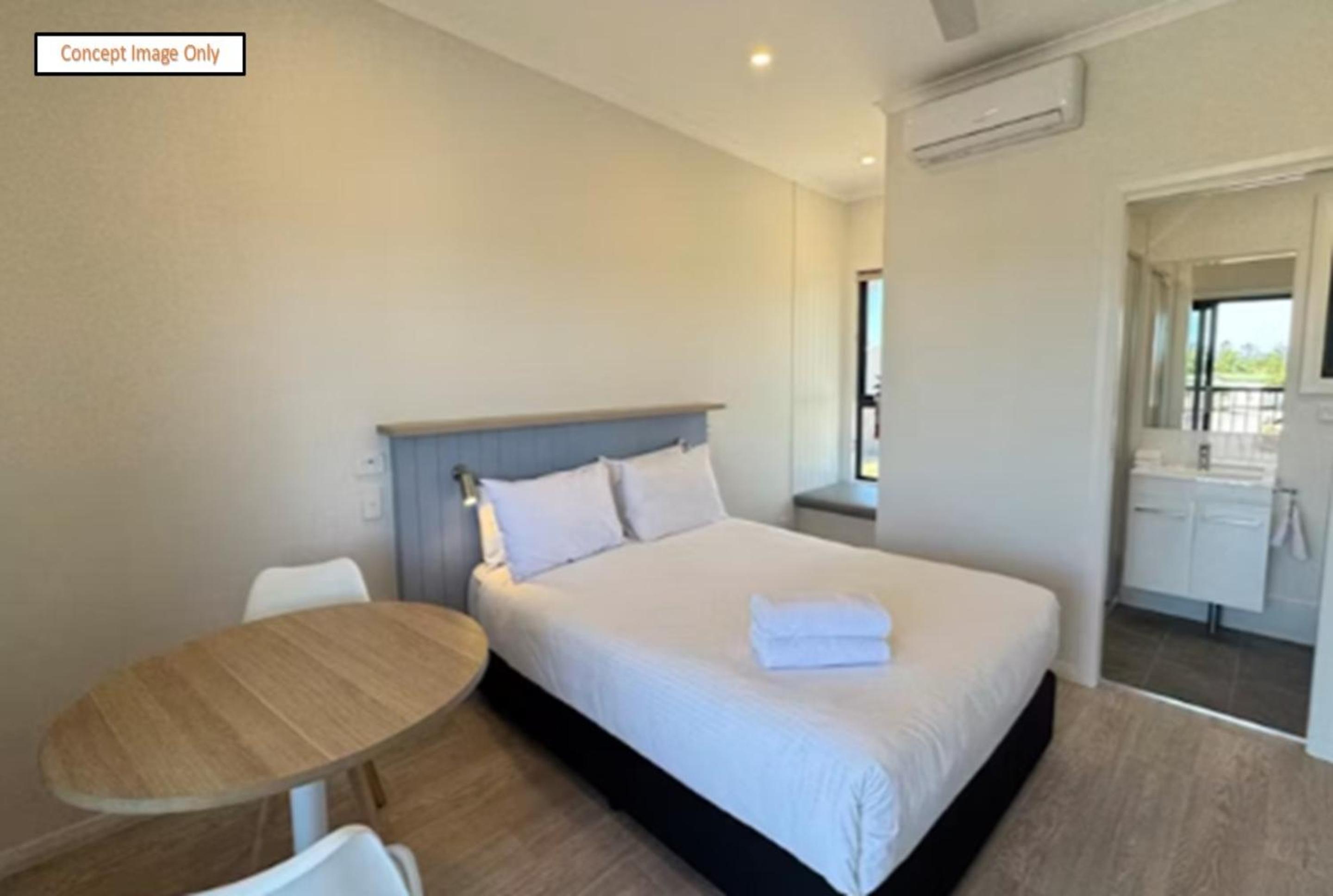 Superior Elevated Studio Cabin - Sleeps 2