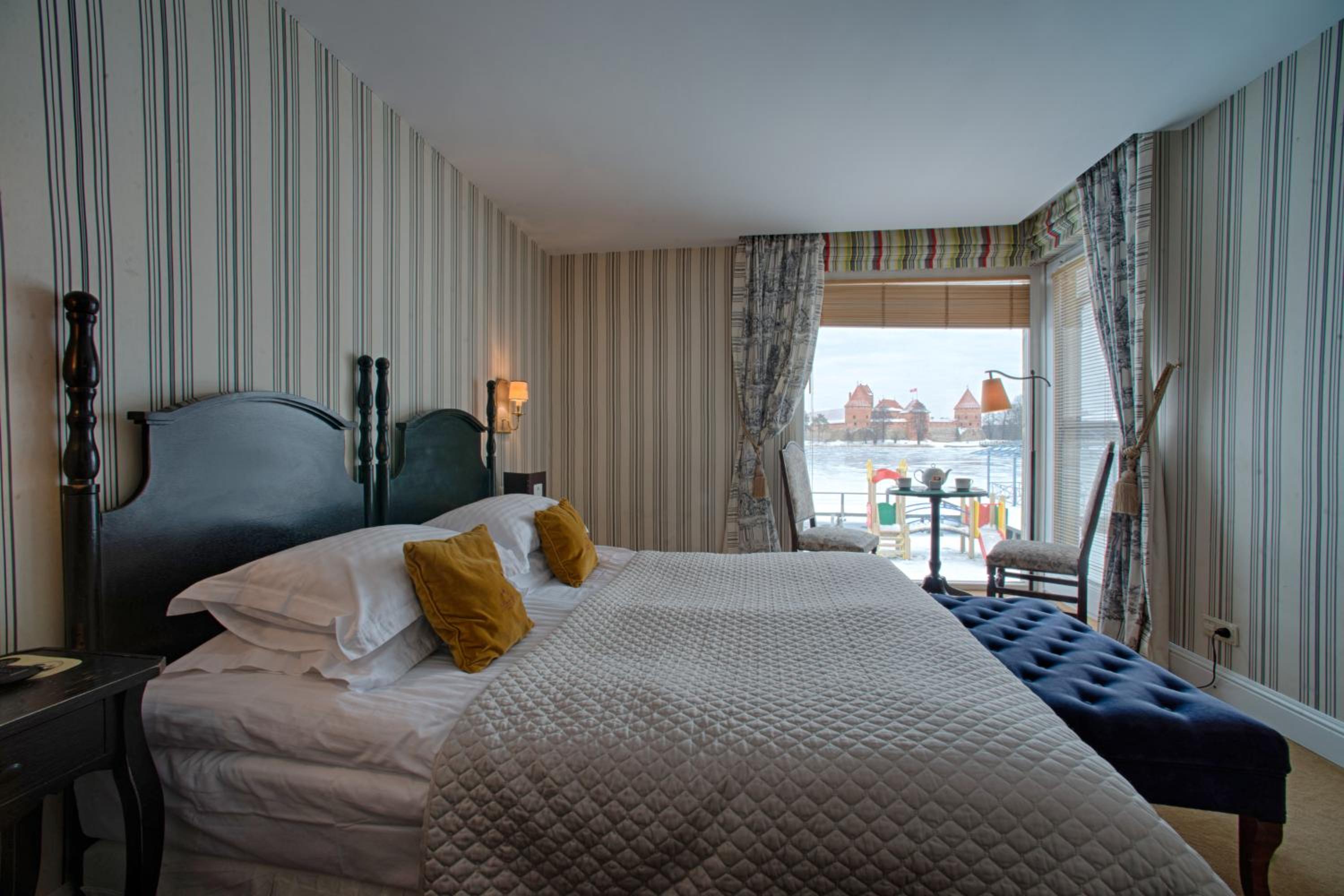 Double or Twin Room with Castle View - Photo 3