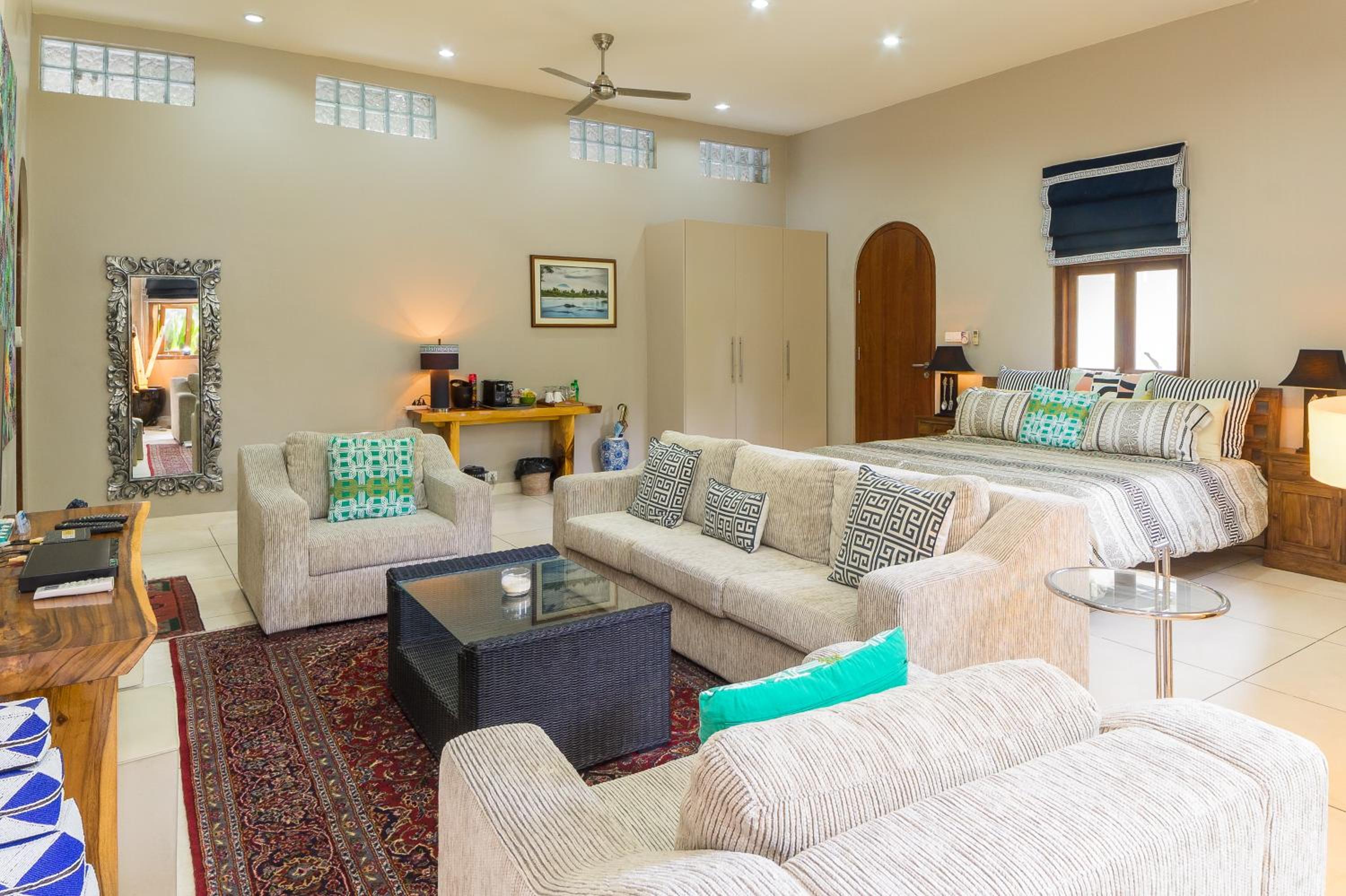 Deluxe King Suite