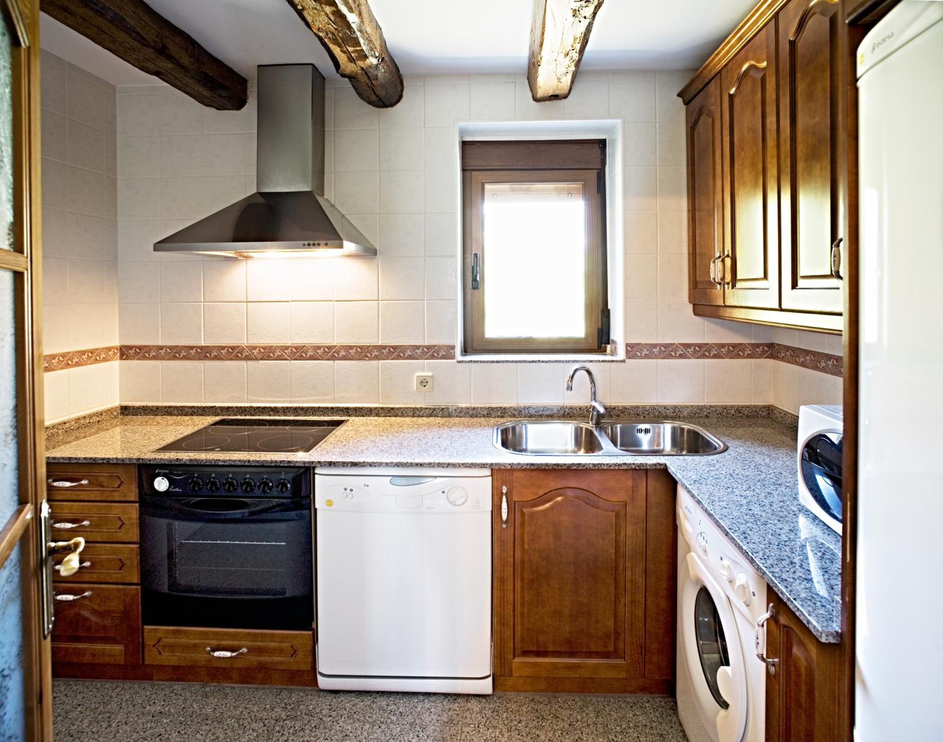 Three-Bedroom Apartment photo 2