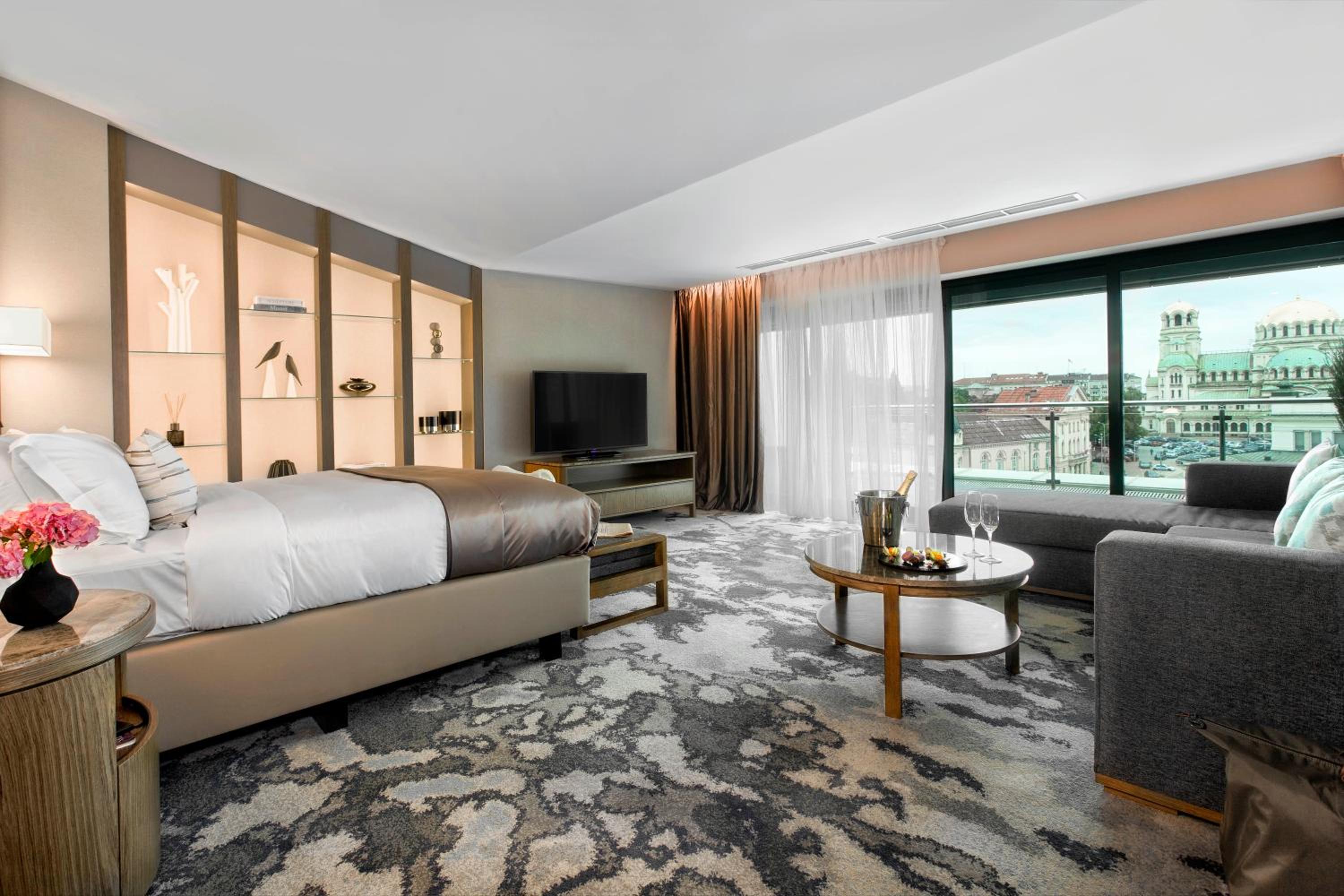 King Suite with Cathedral View and Terrace - Photo 2
