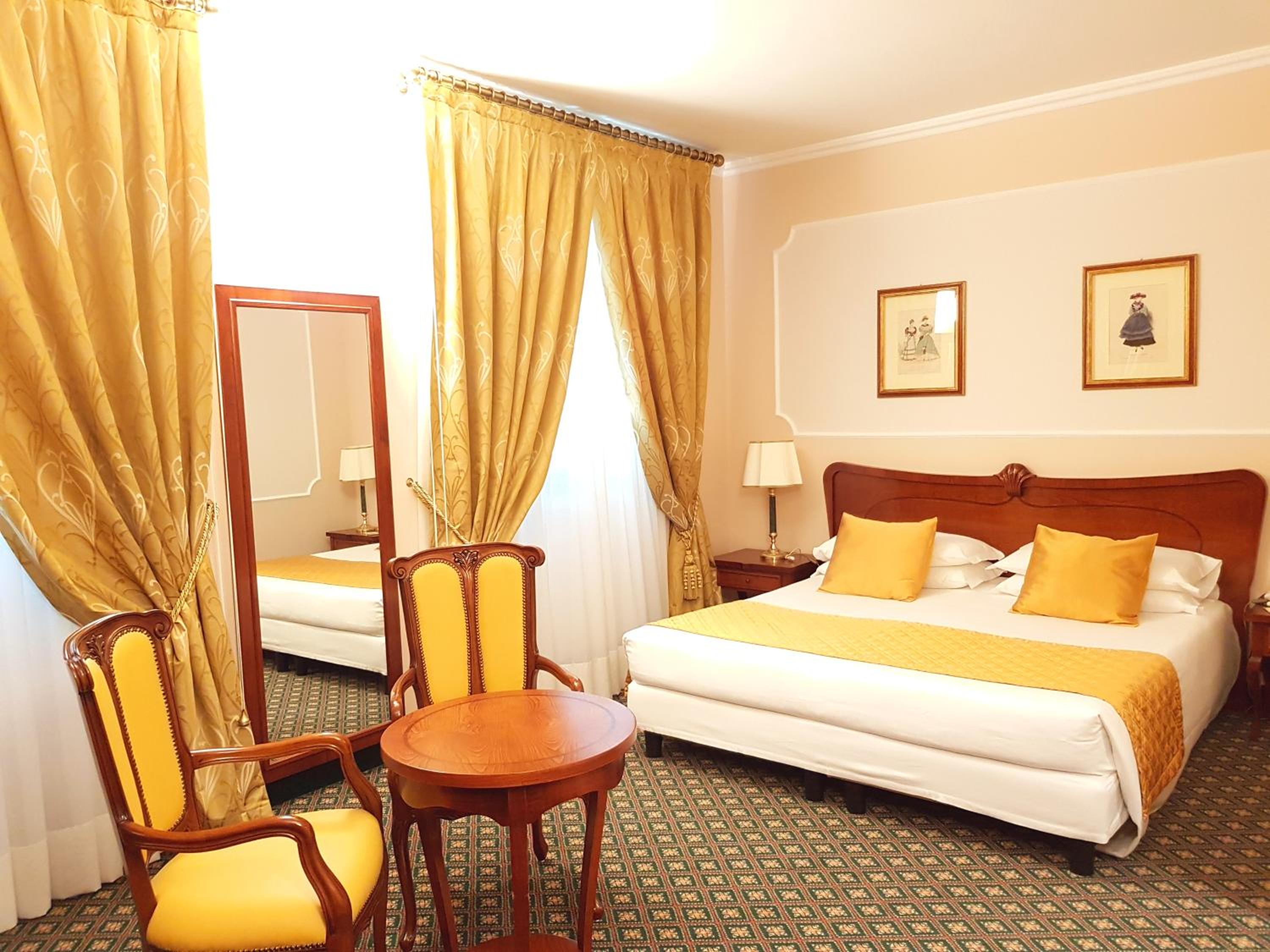 Deluxe Double or Twin Room with River View - Photo 4