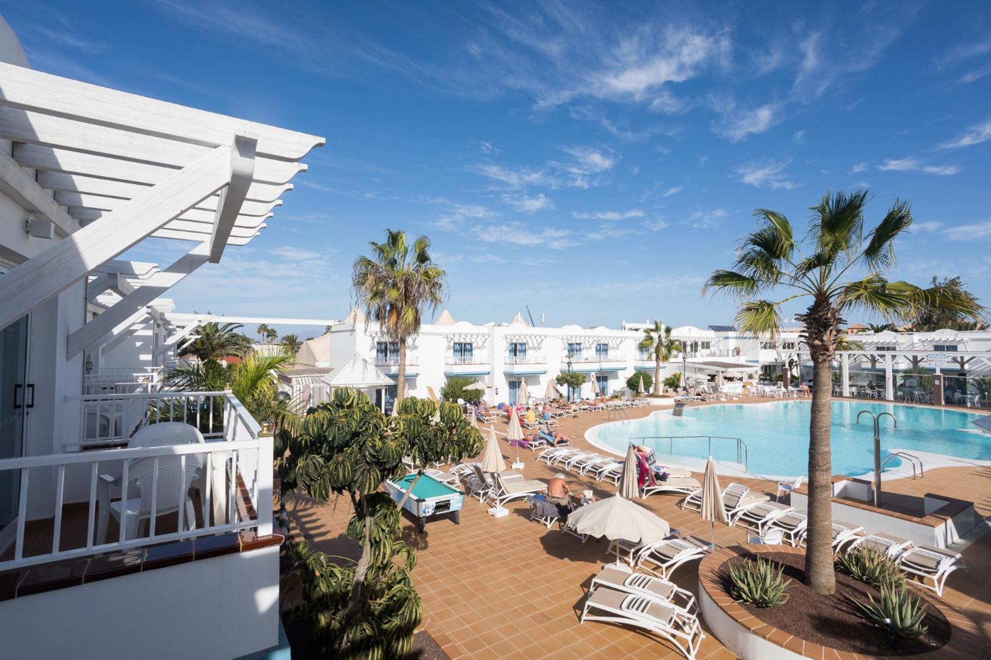 Apartamento con vista a la piscina