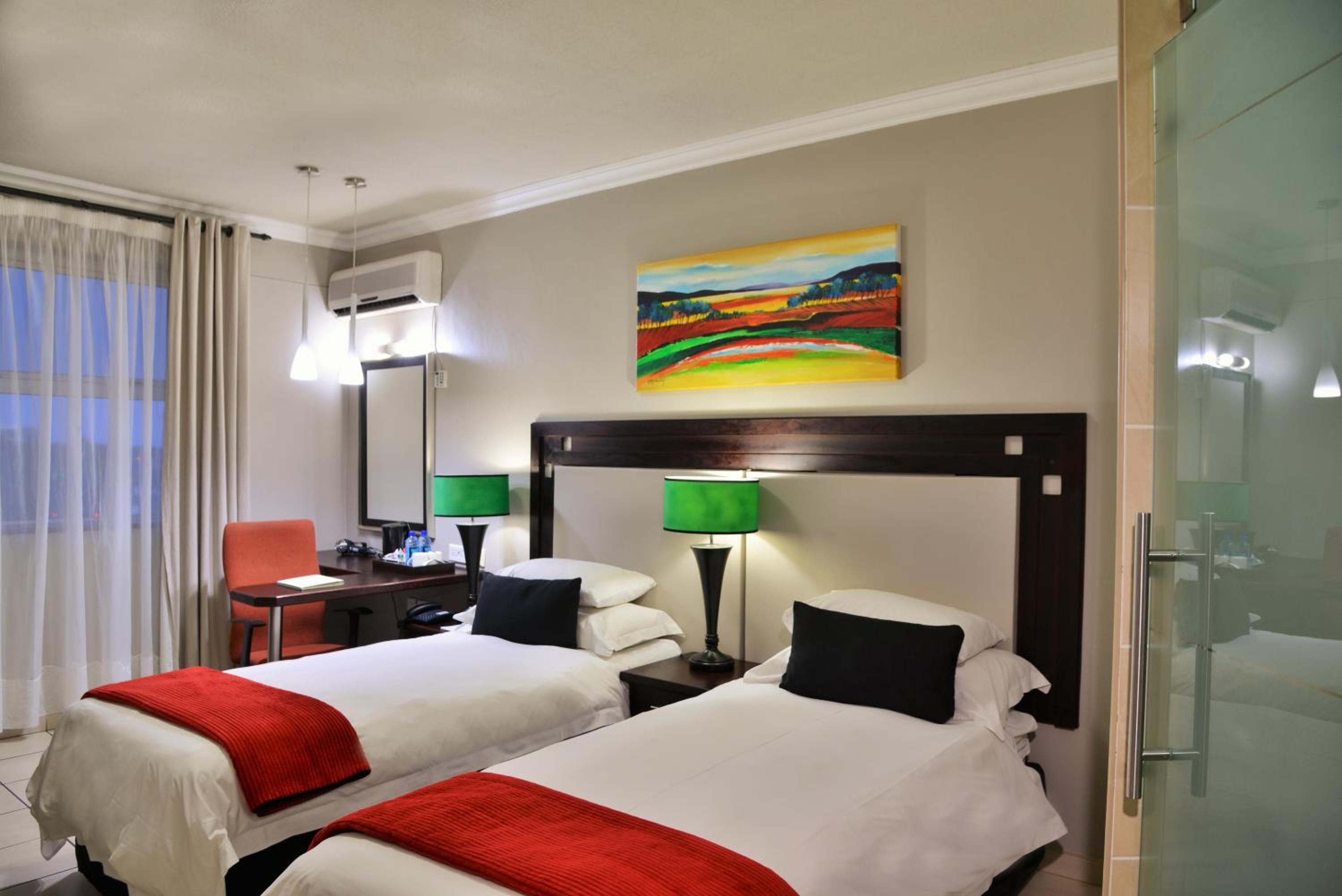 Double or Twin Room - Photo 9
