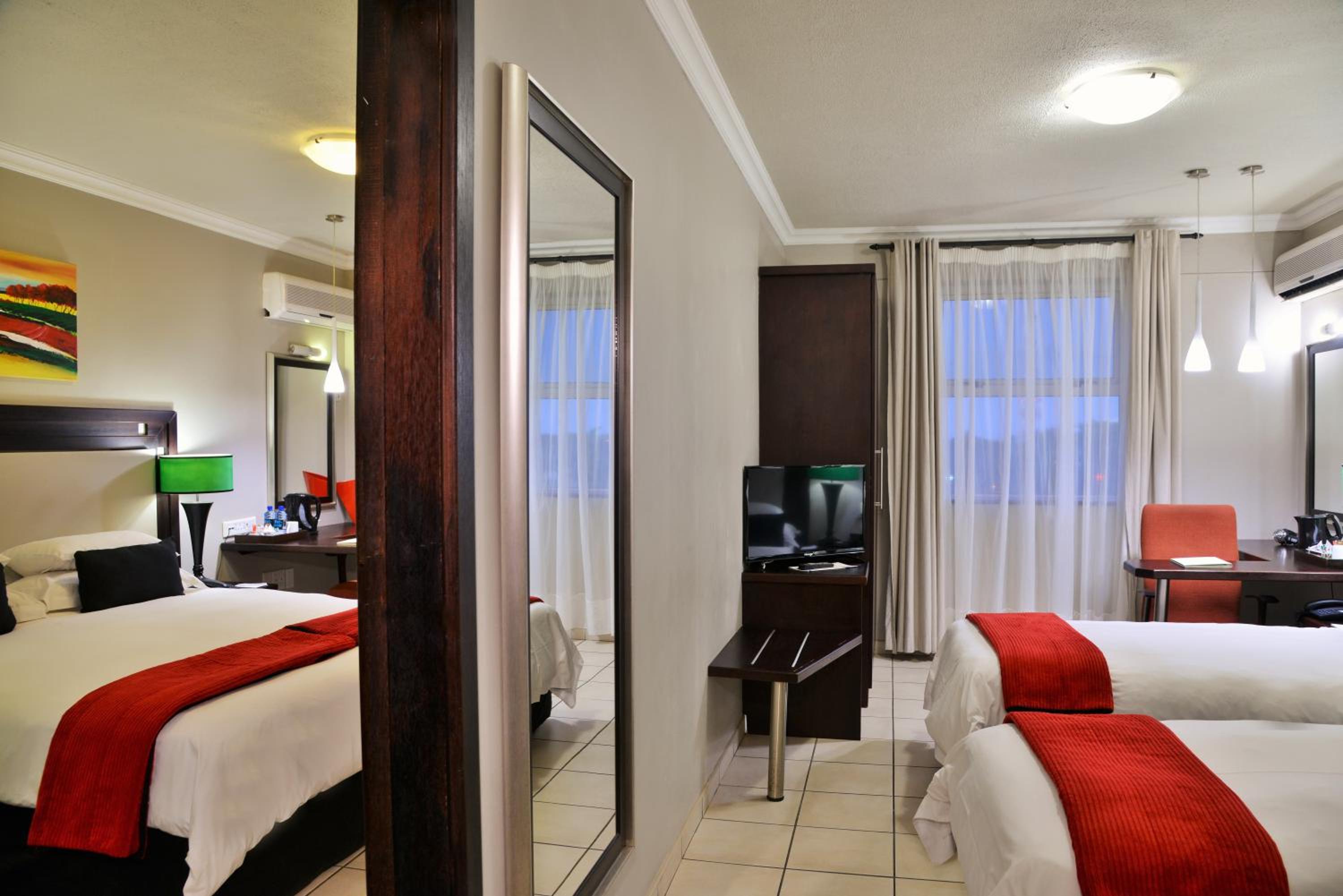 Double Room - Photo 7