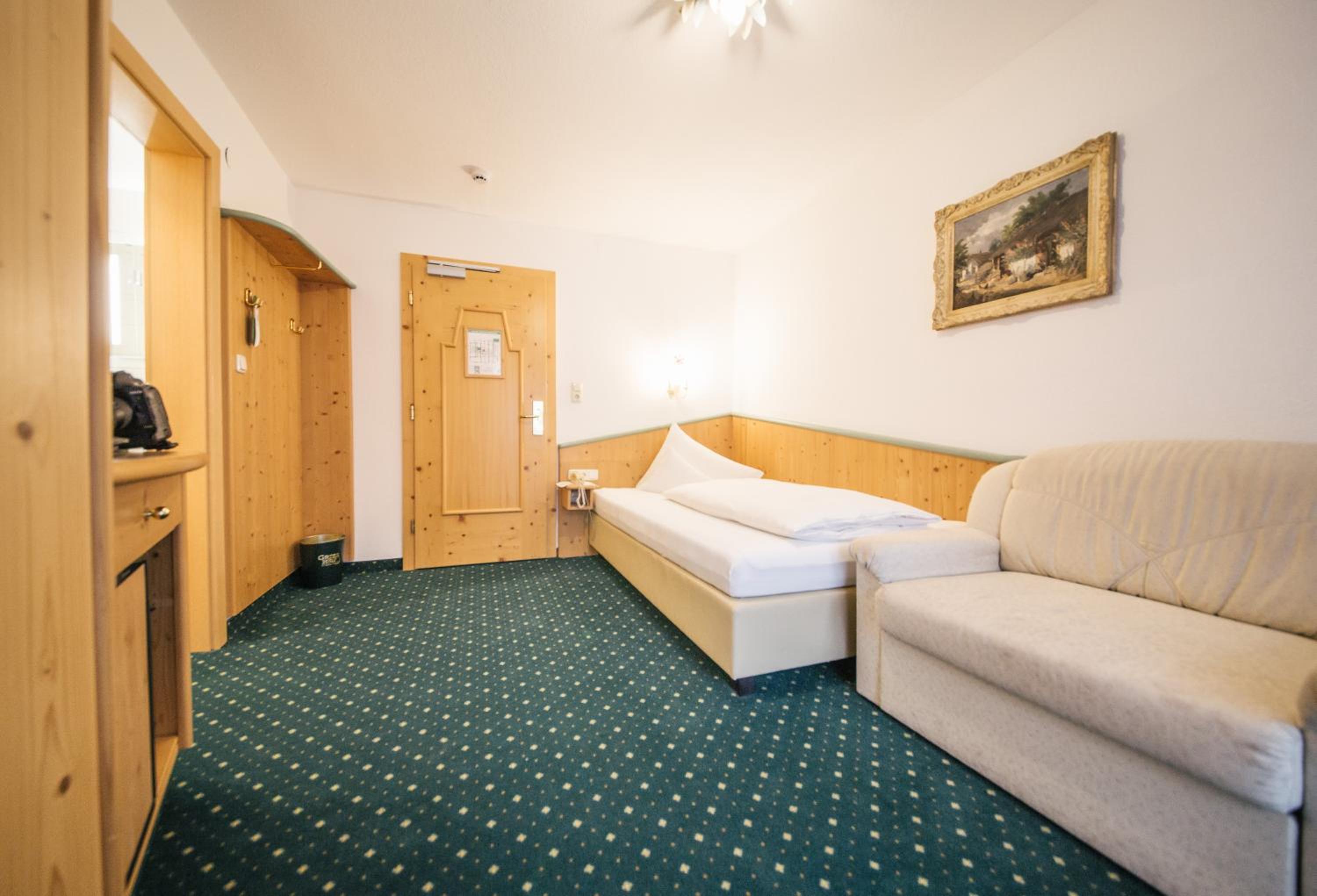 Single Room photo 1