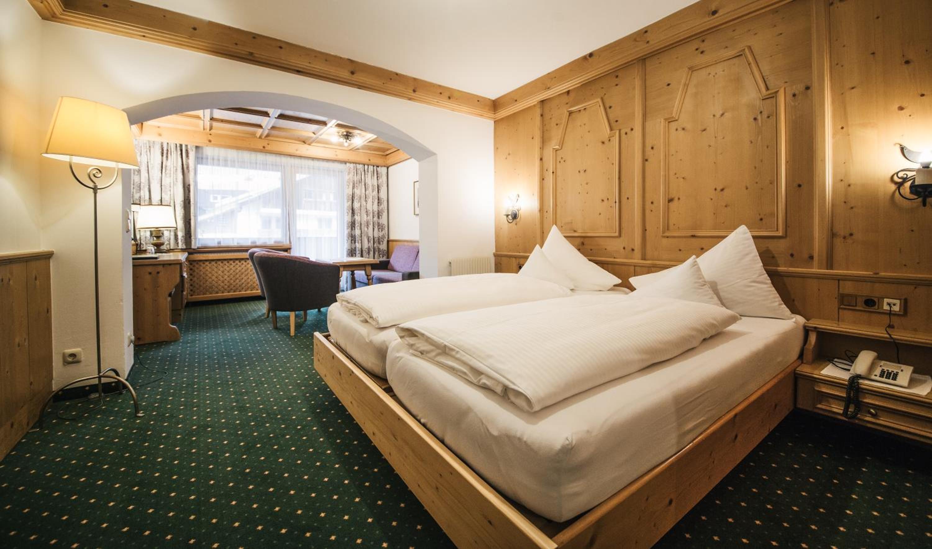 Deluxe Double Room with Balcony photo 1