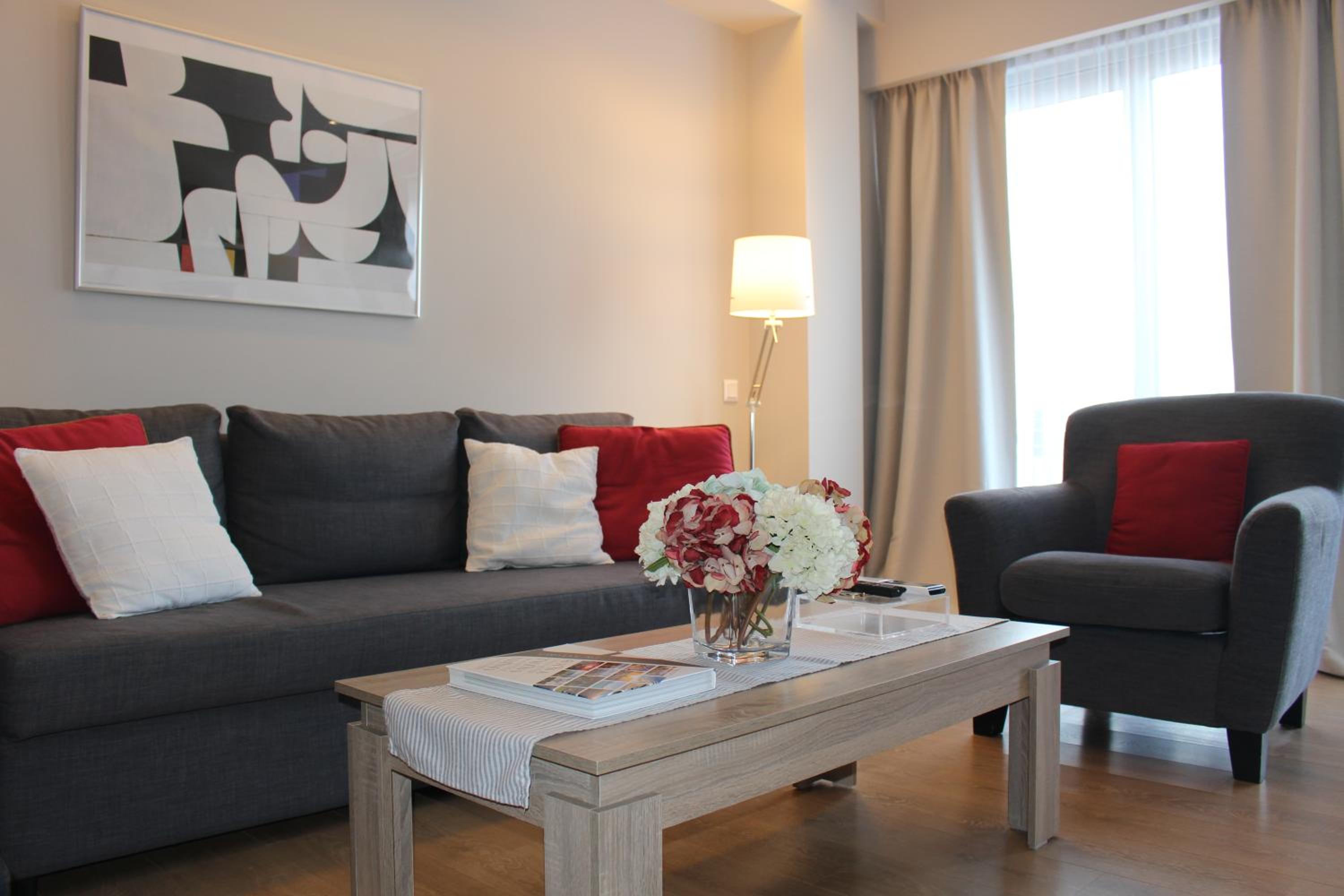 Deluxe Two-Bedroom Apartment with Balcony photo 2