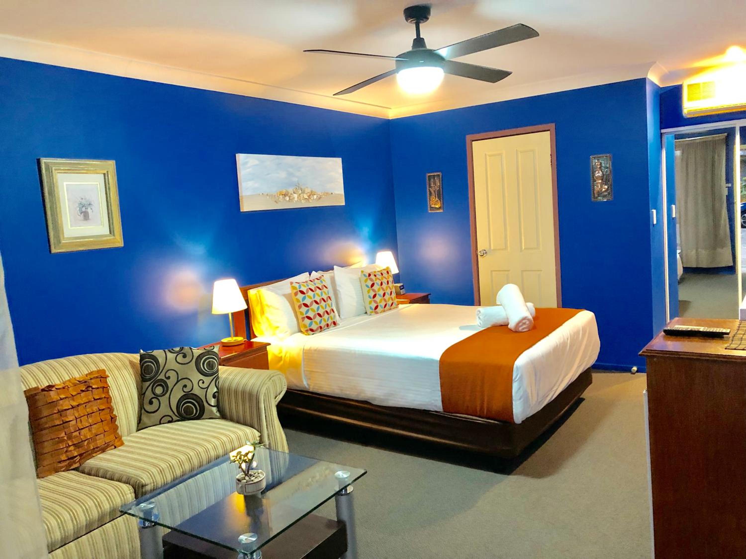 Queen Room photo 1