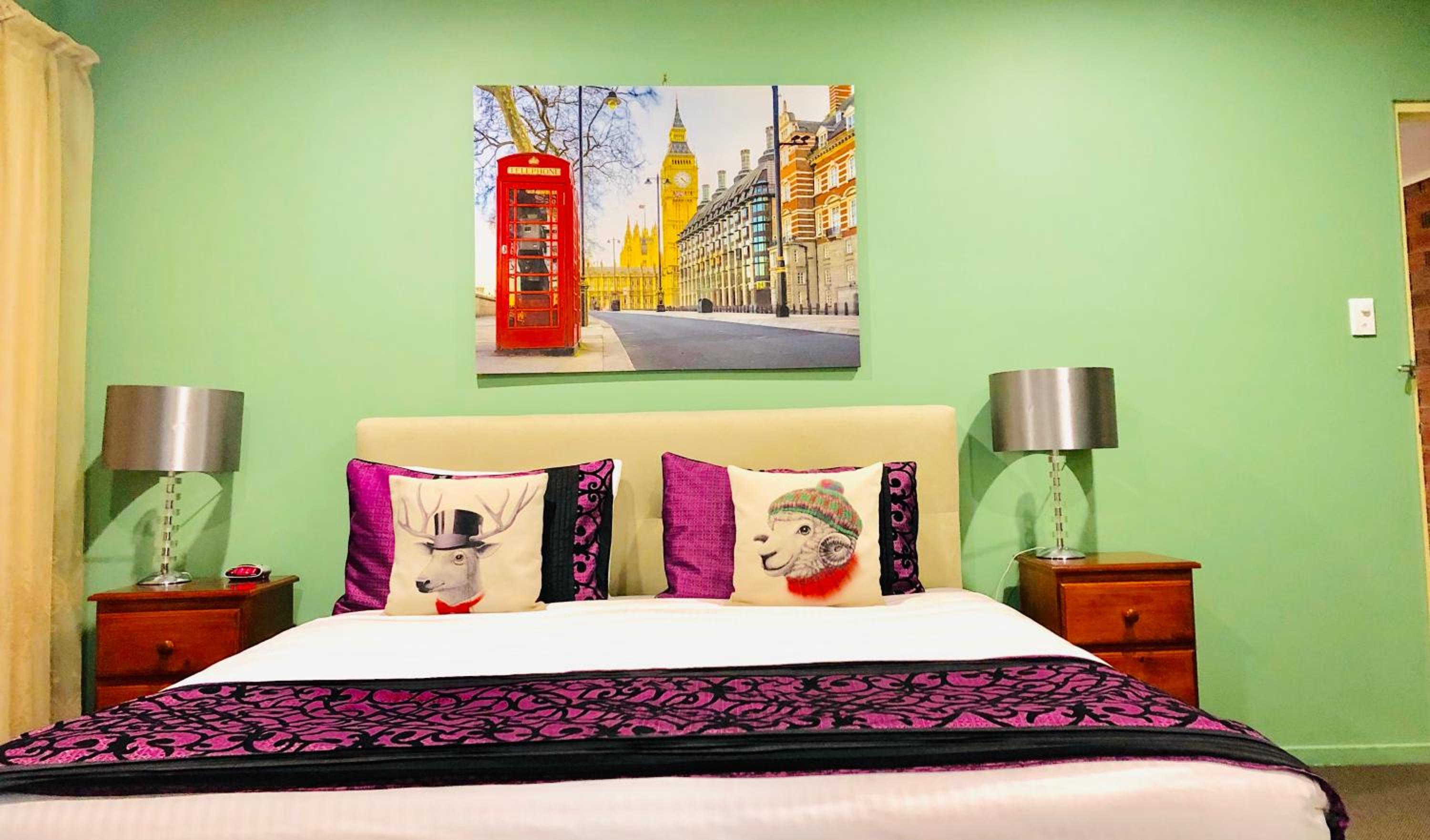 Deluxe King Room photo 1