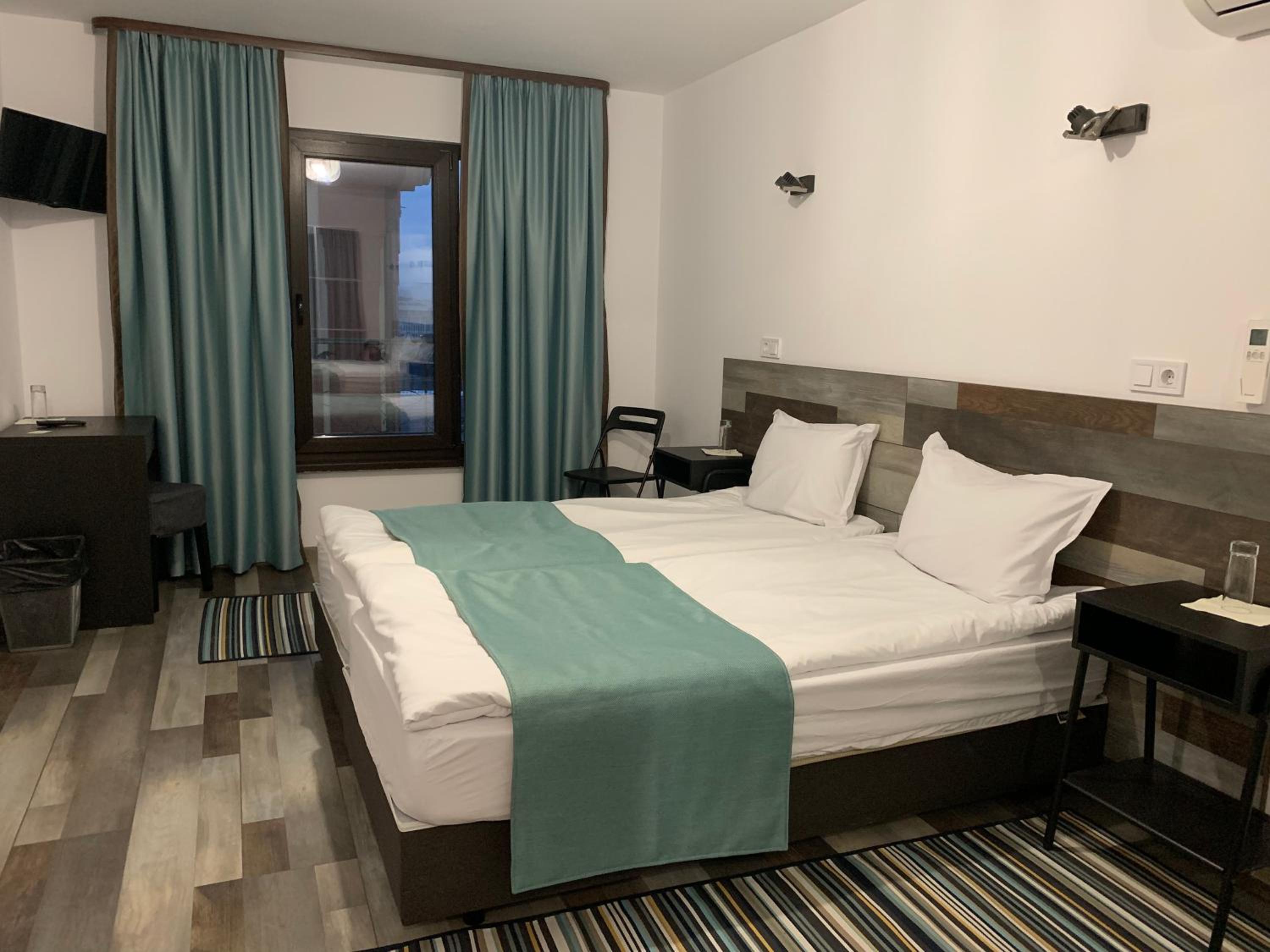 Standard Double or Twin Room photo 3