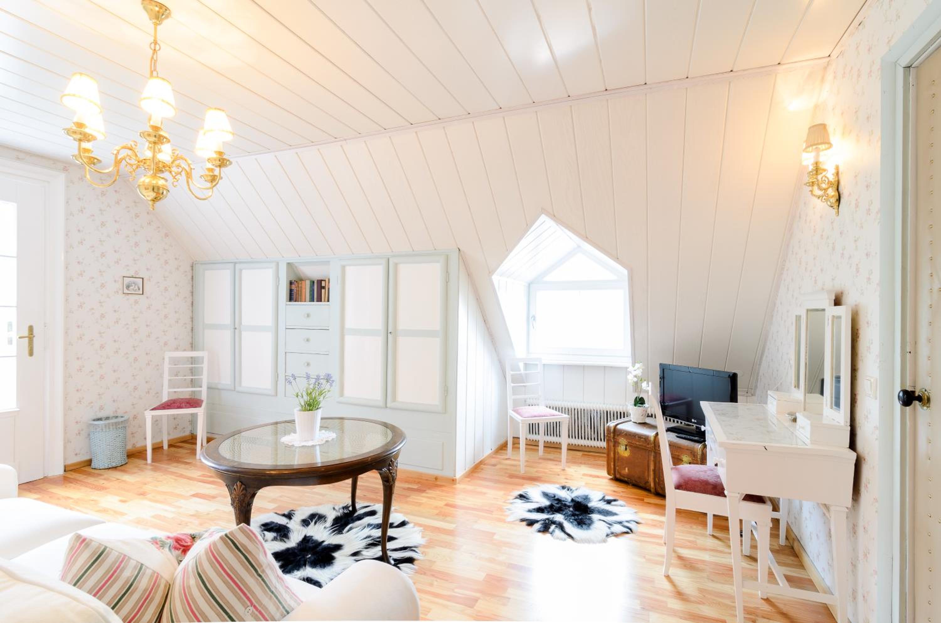 Two-Bedroom Apartment with Terrace photo 2