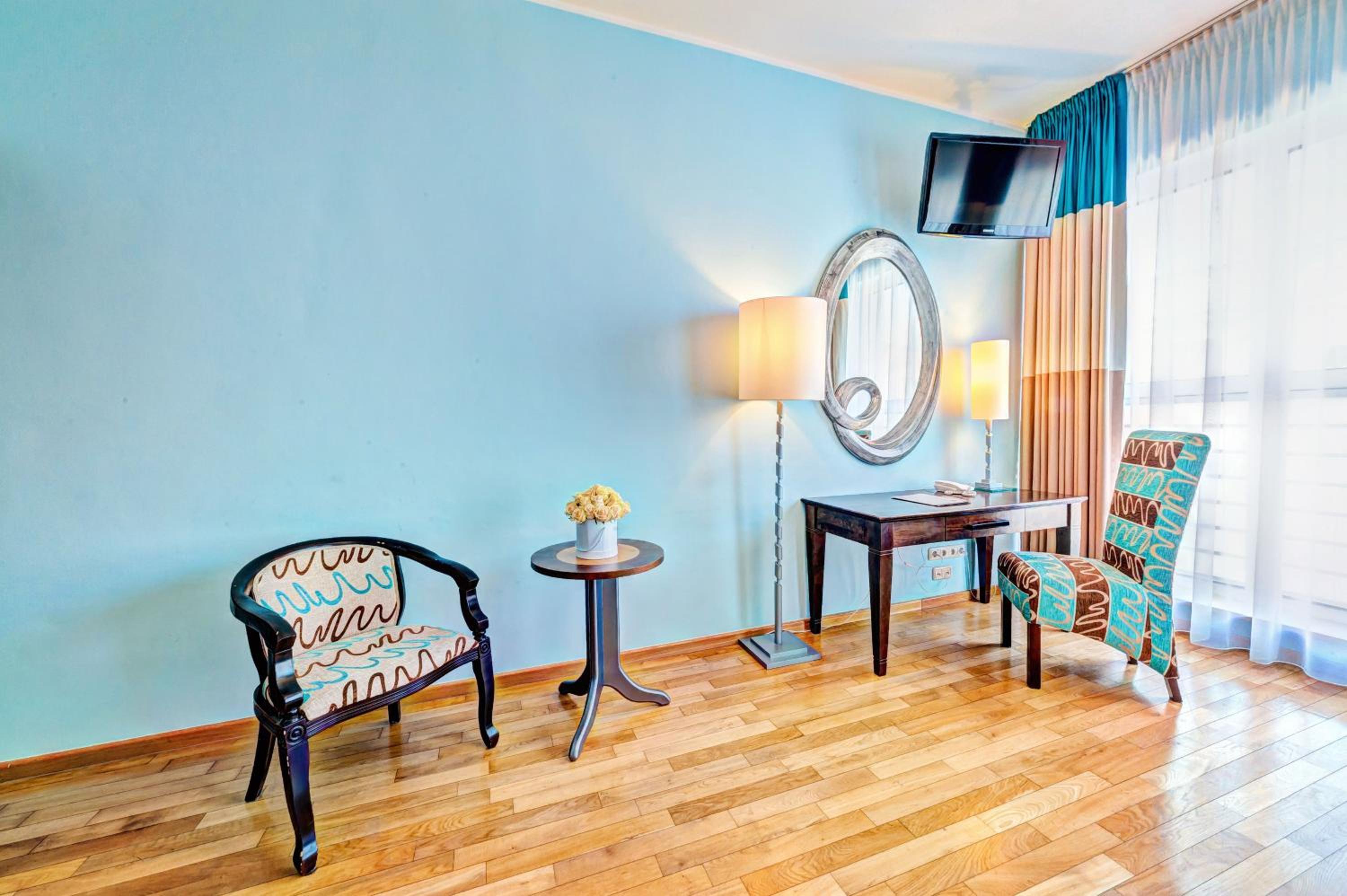 Standard Double or Twin Room - Photo 4
