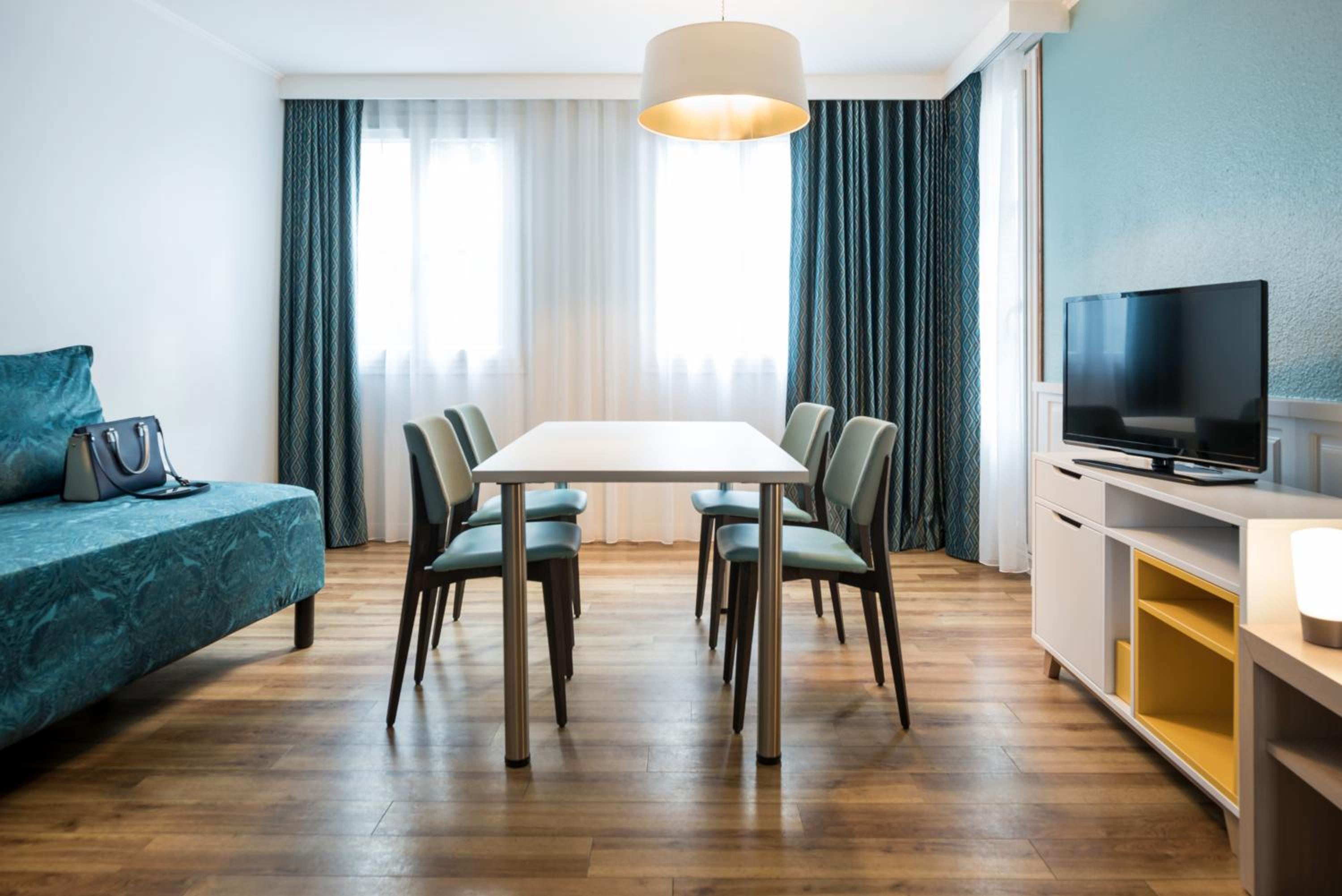 One-Bedroom Apartment (4 Adults) photo 3