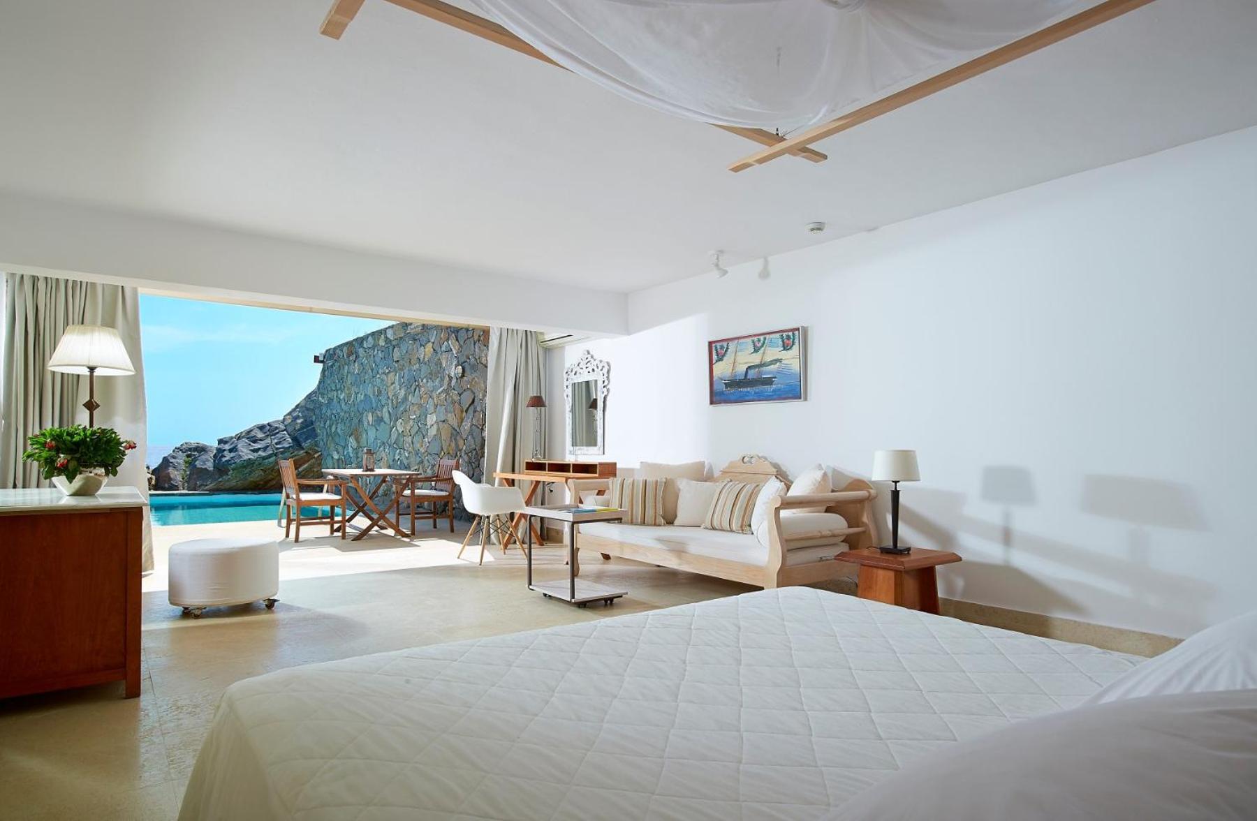 Club Studio Private Pool - Seafront