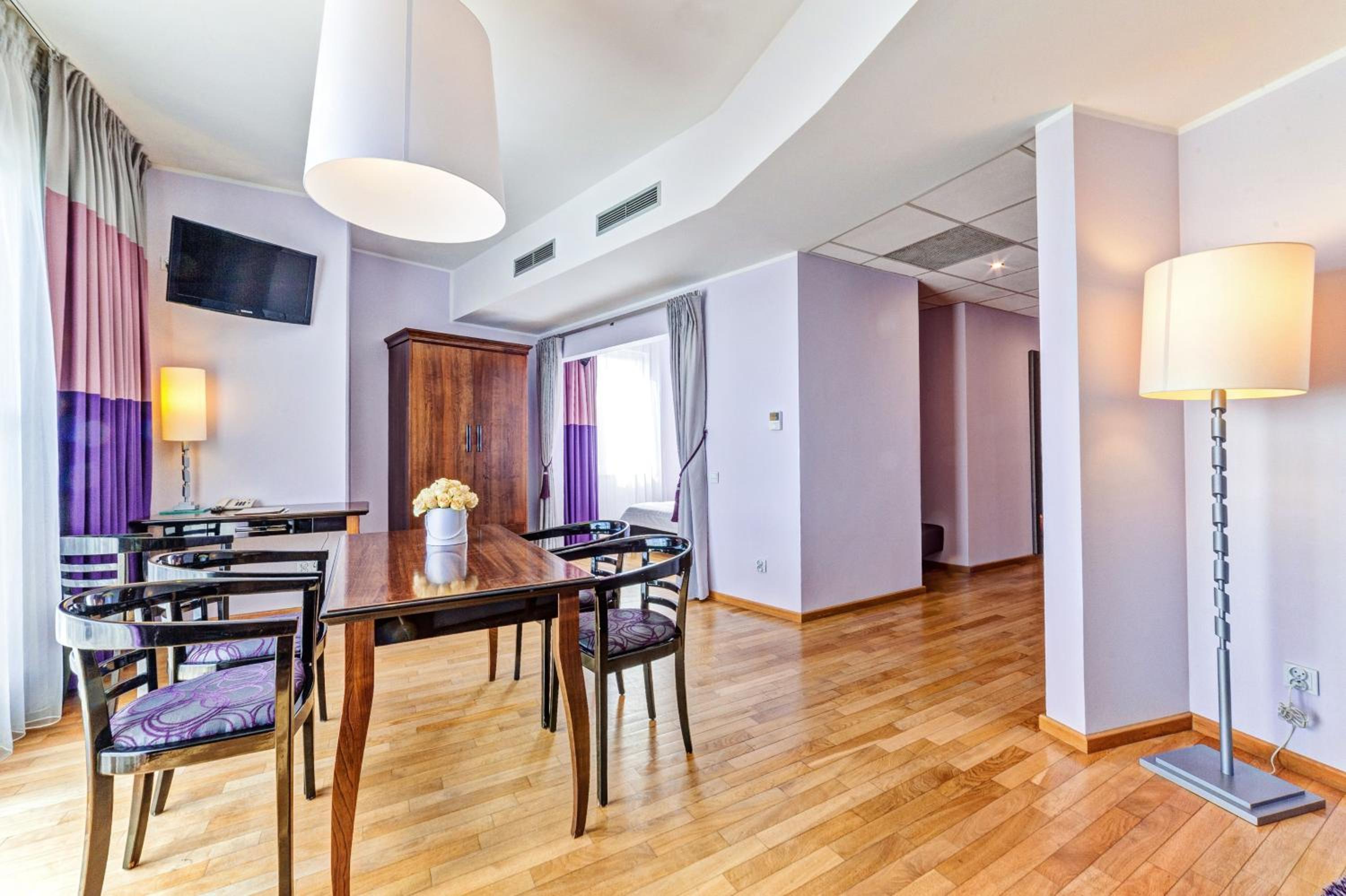 Deluxe Apartment - Photo 7
