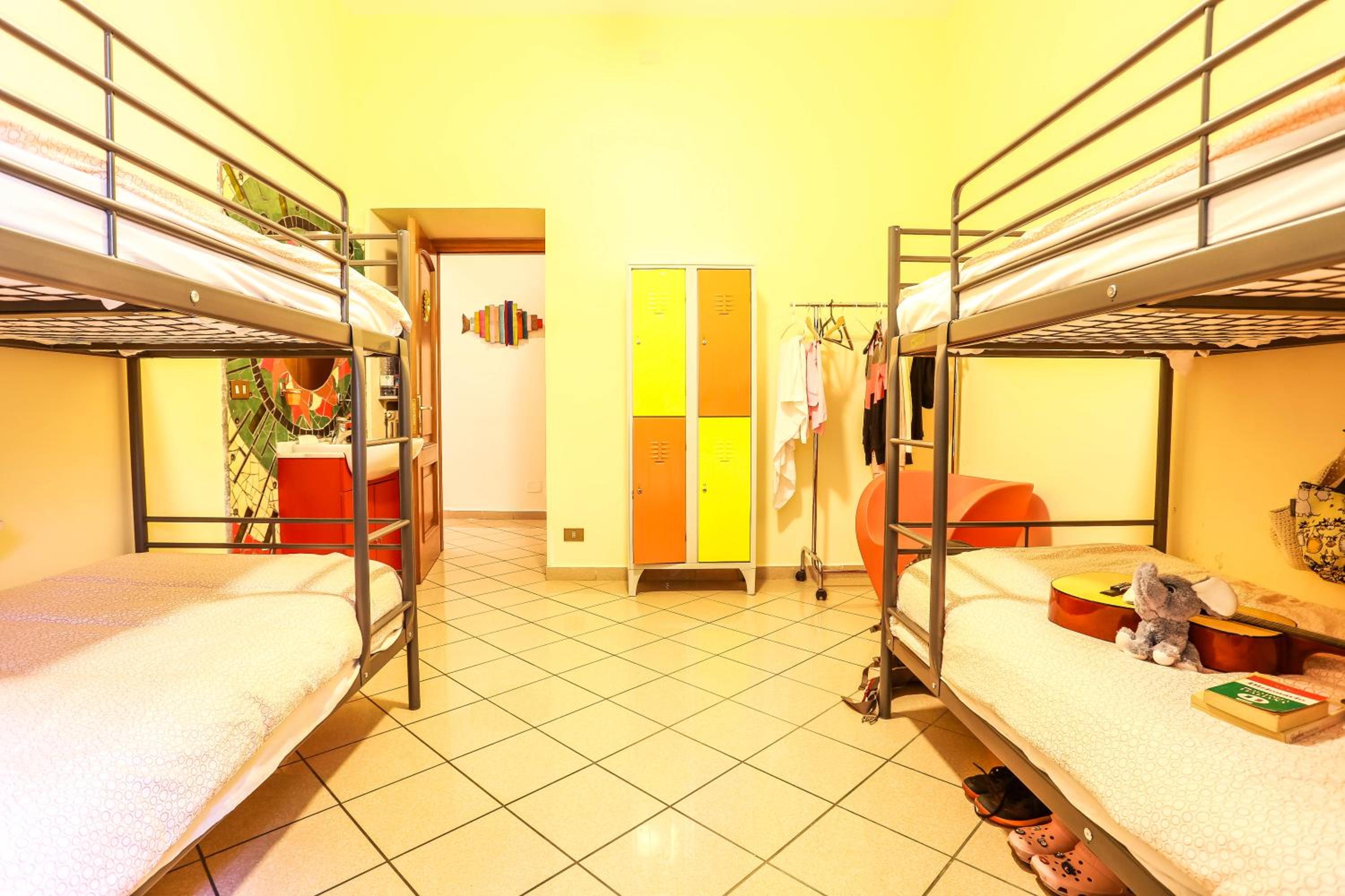 Bed in 4-Bed Dormitory Room photo 2