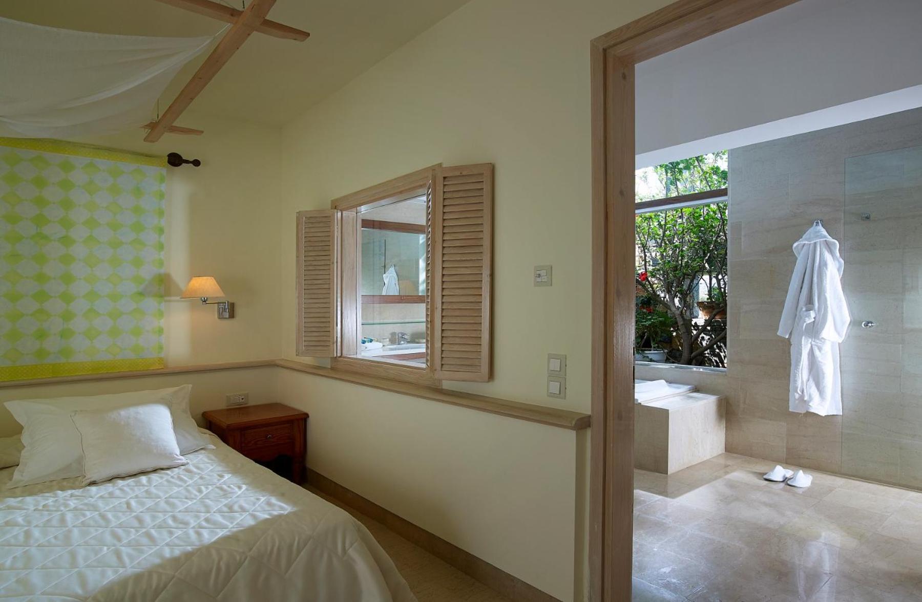 Club Suite Private Pool - Seafront