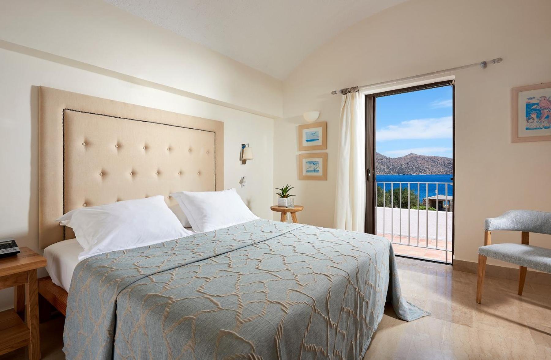 Club Suite Outdoor Hot Tub Seafront View