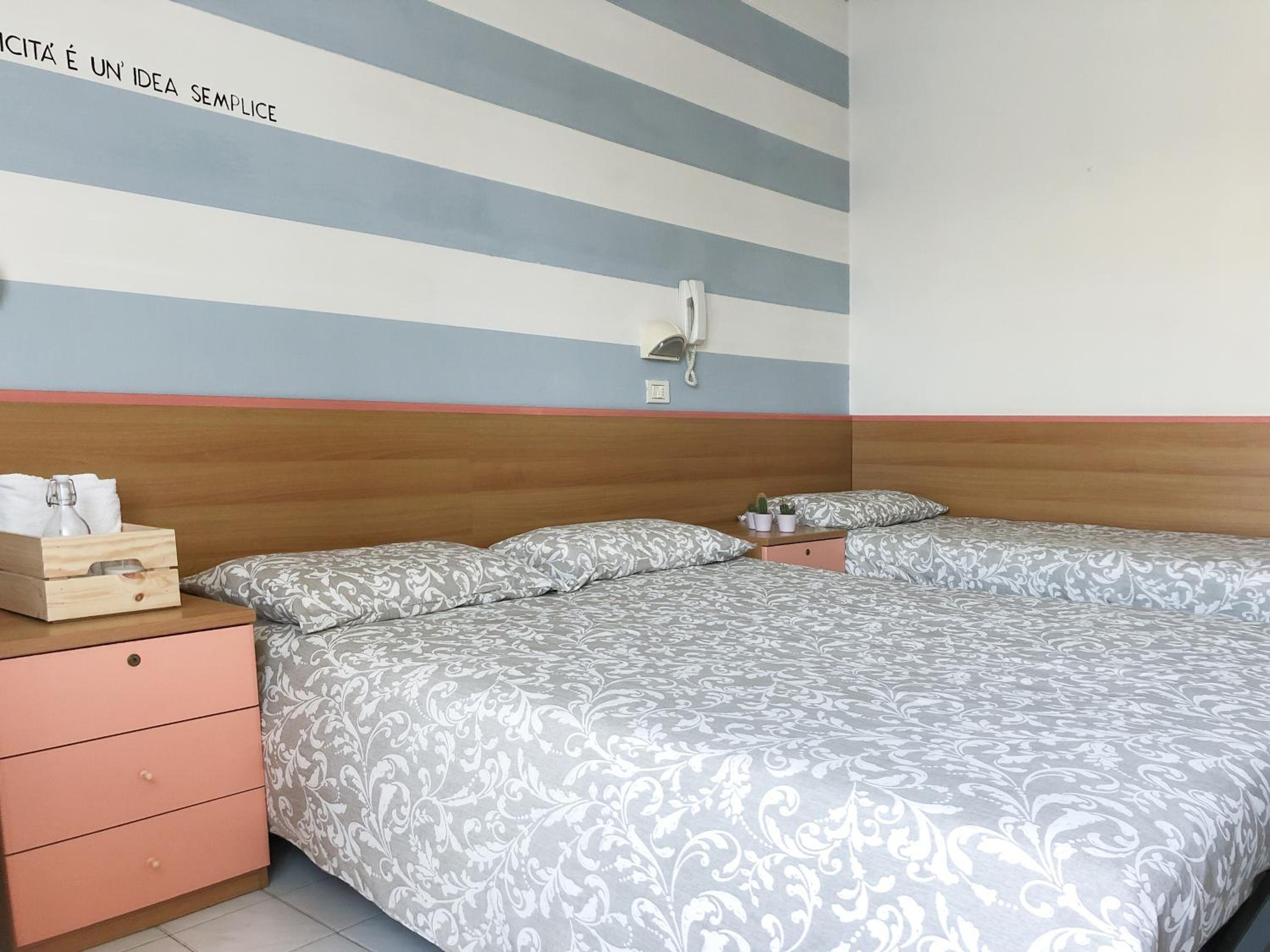 Standard Triple Room - Photo 10