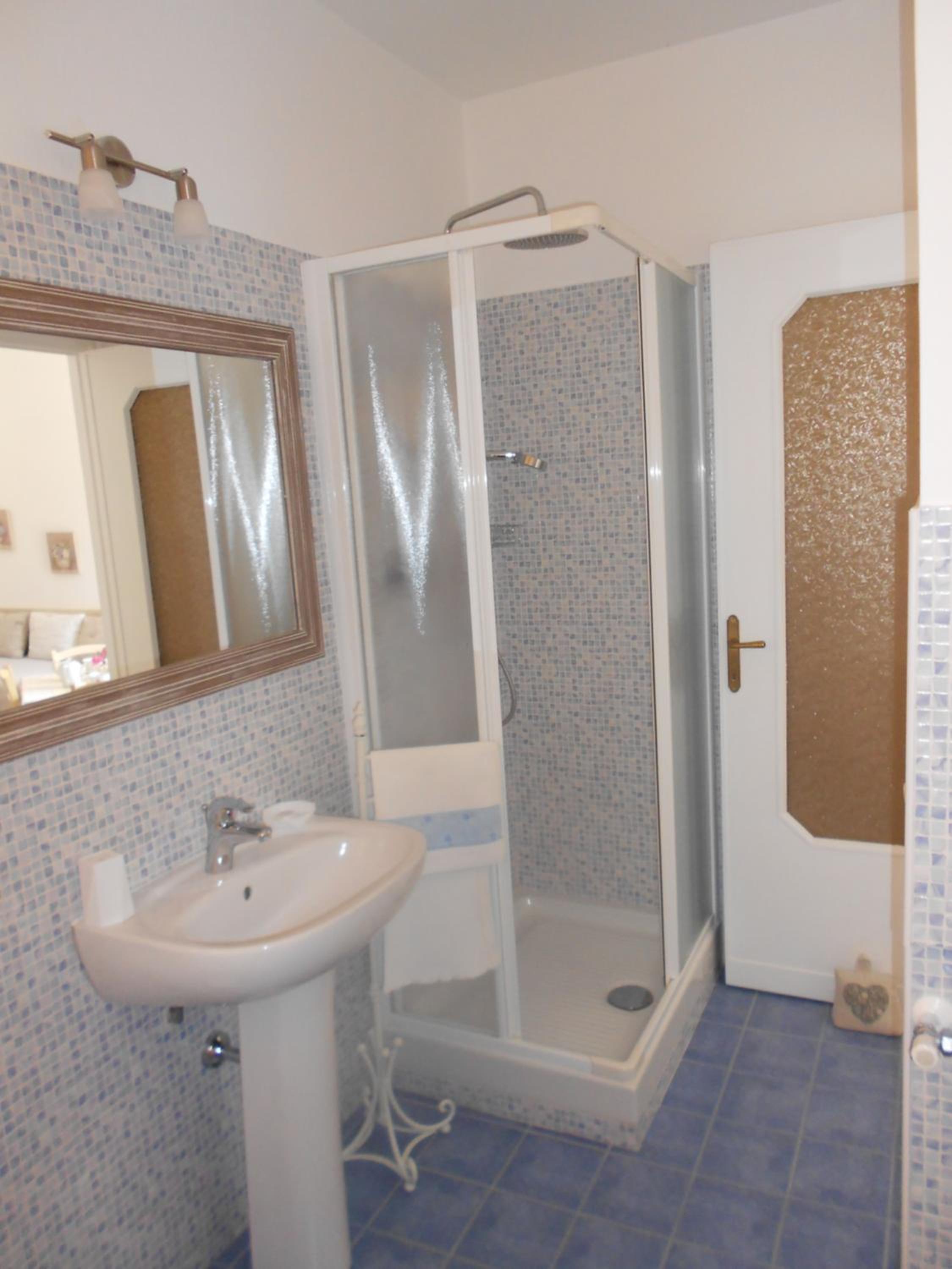 King Suite with Balcony photo 2