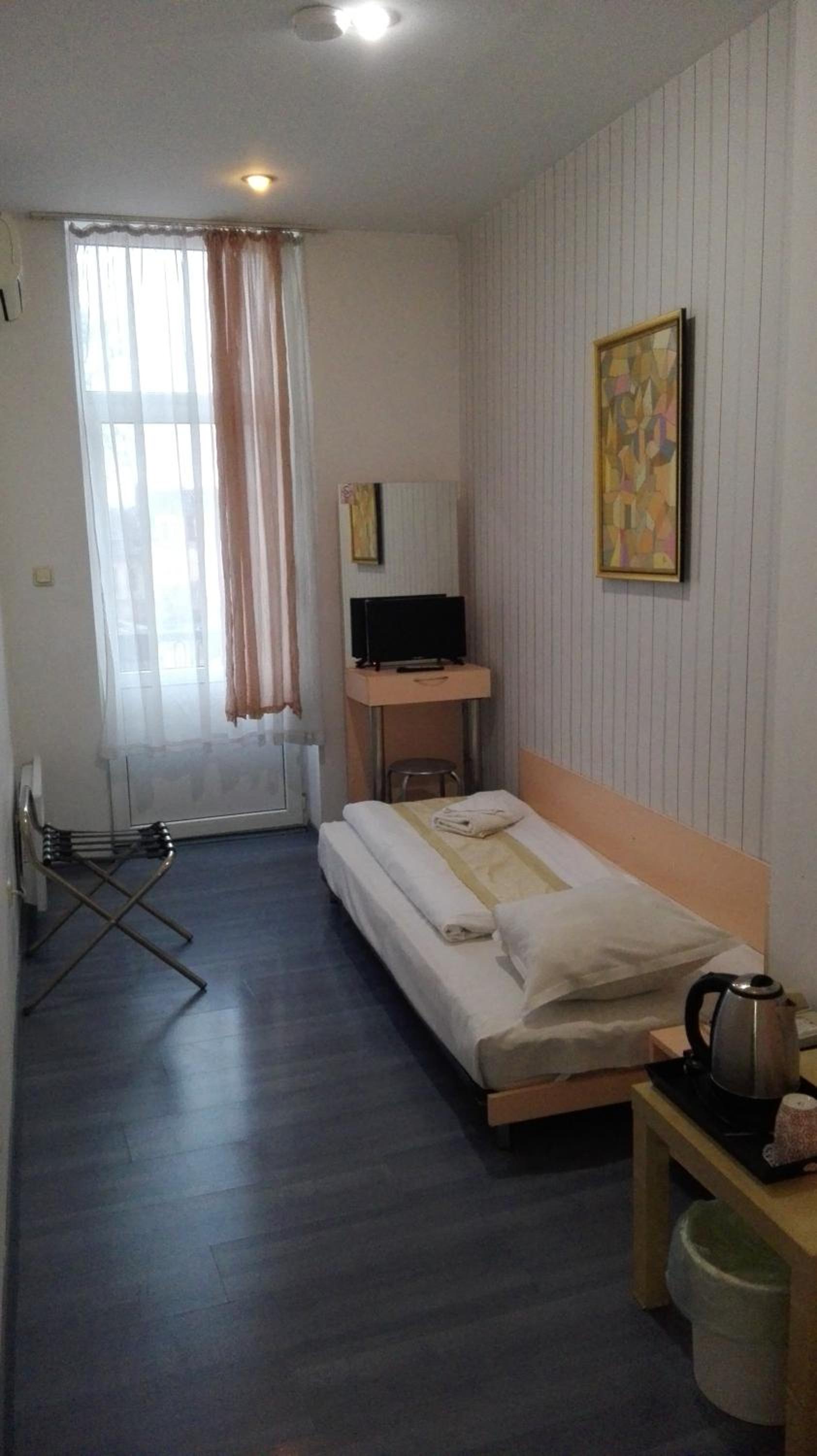 Single Room photo 3