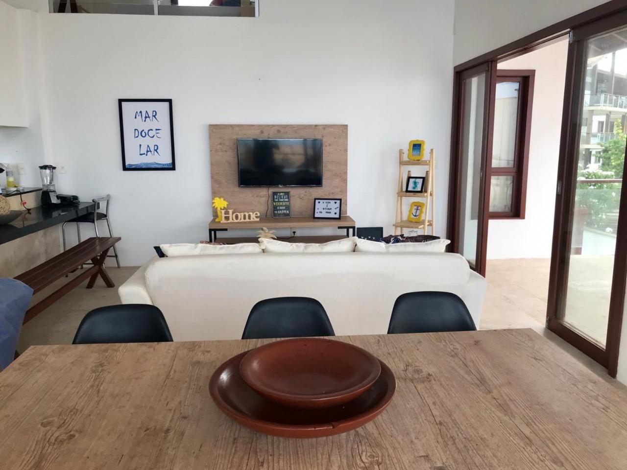 Five-Bedroom House photo 1