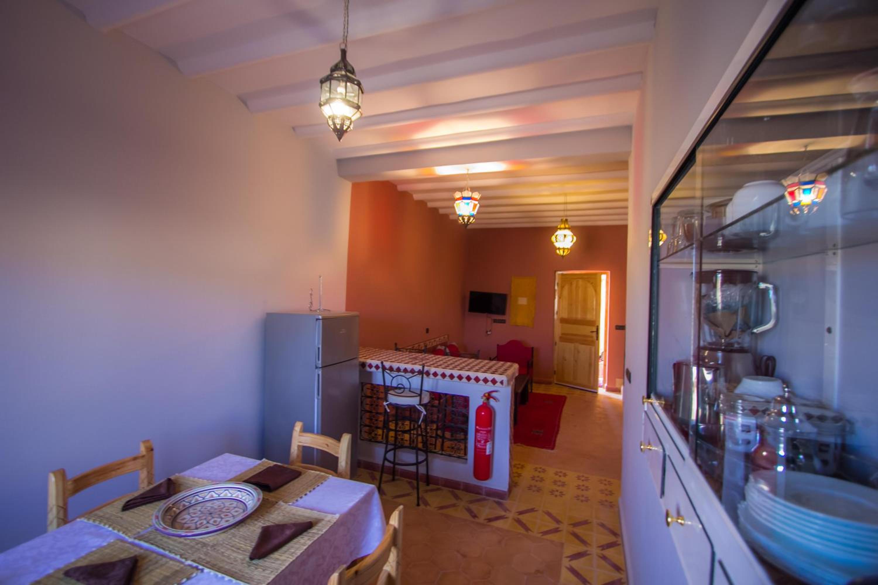 Apartment with Terrace - Photo 25