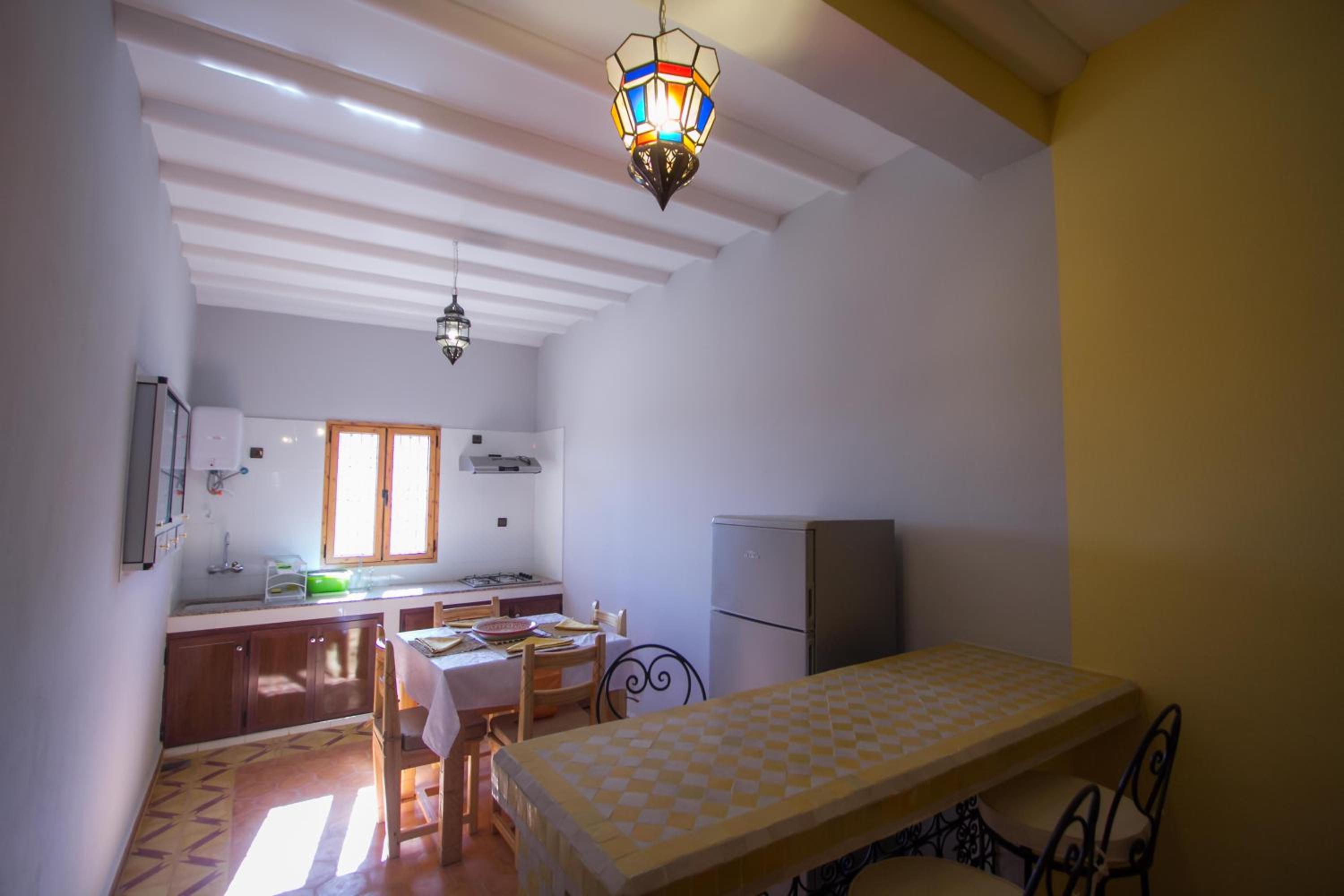 Apartment with Terrace - Photo 37