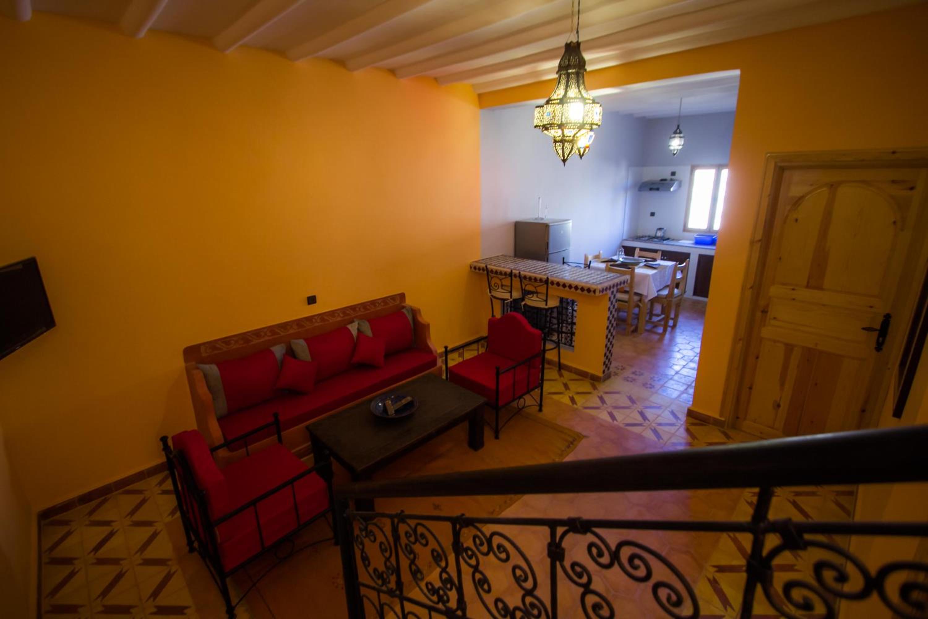 Apartment with Terrace - Photo 6
