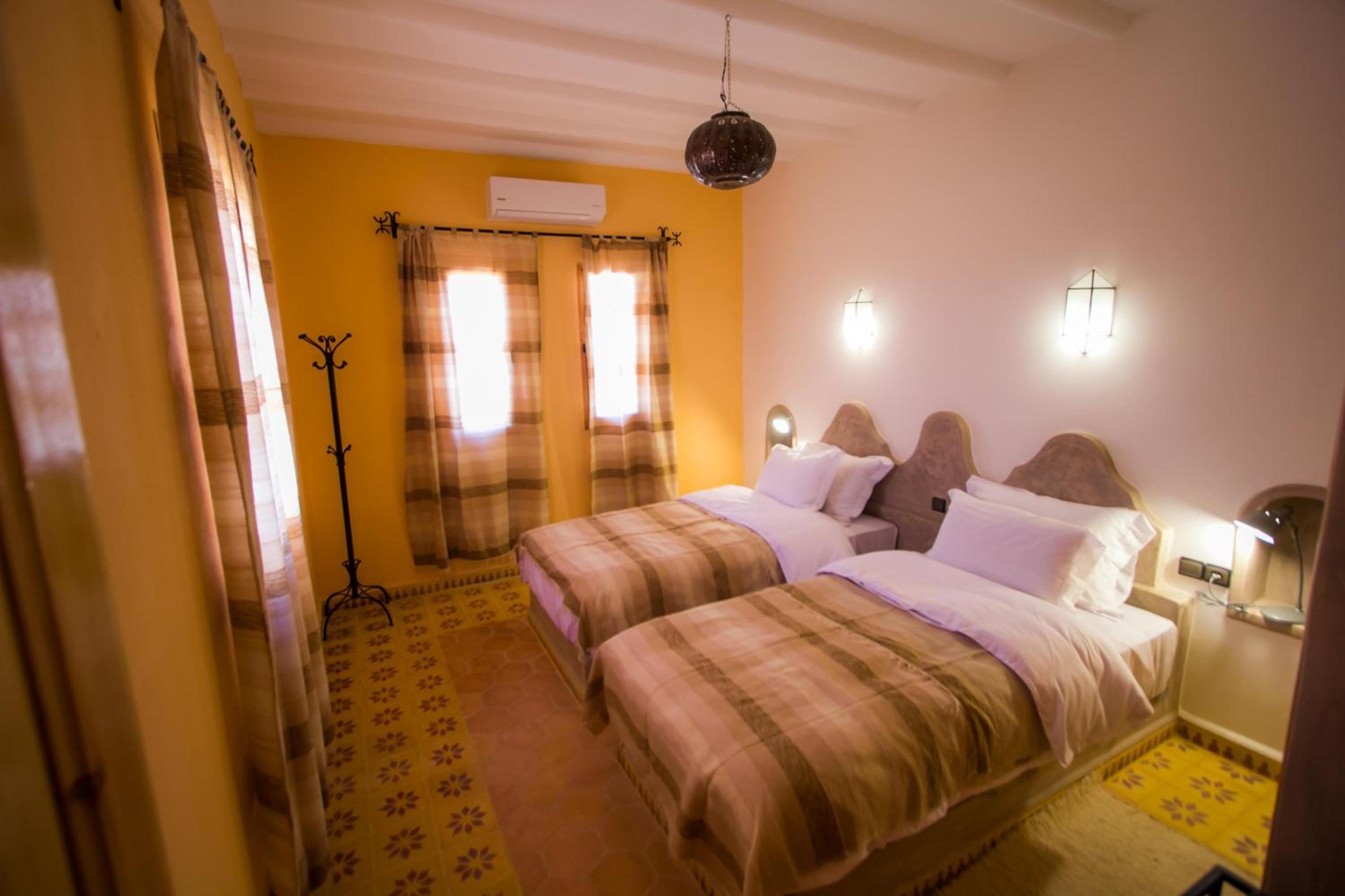 Apartment with Terrace - Photo 4