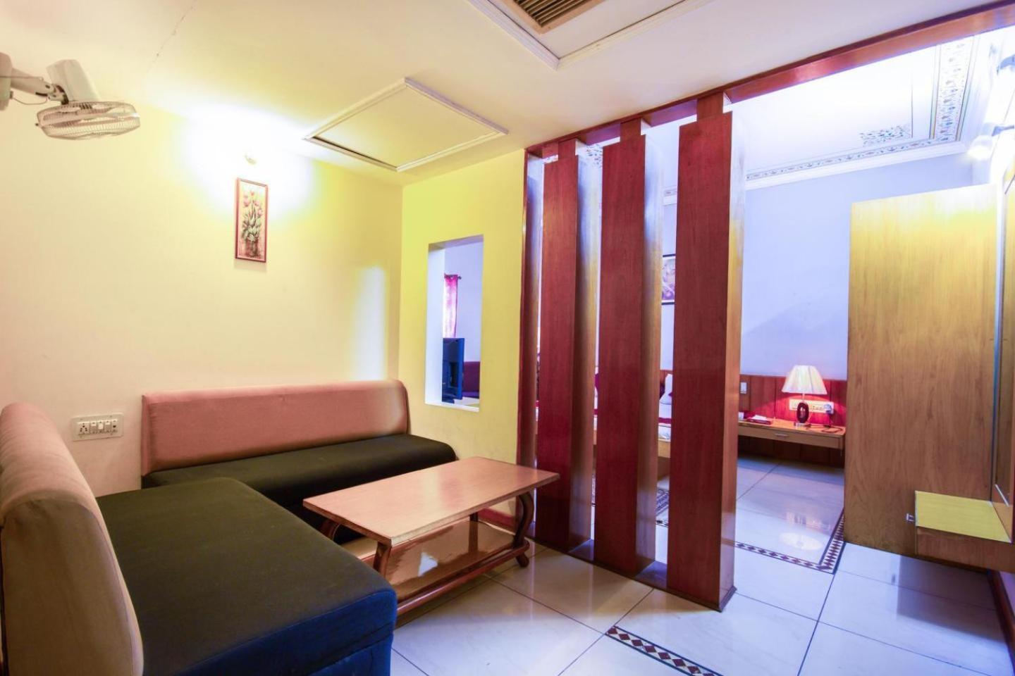 Suite - Photo 3