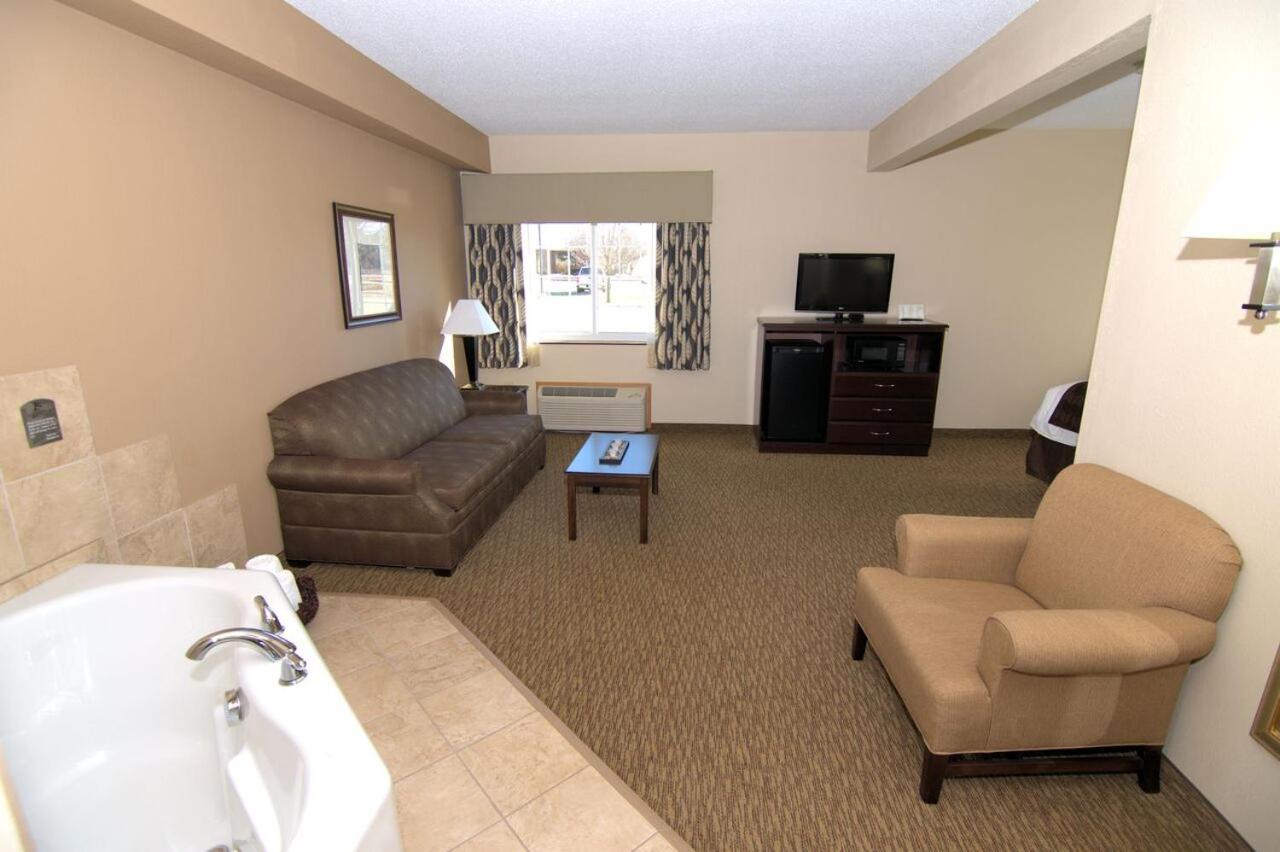 King Suite with Spa Bath photo 2