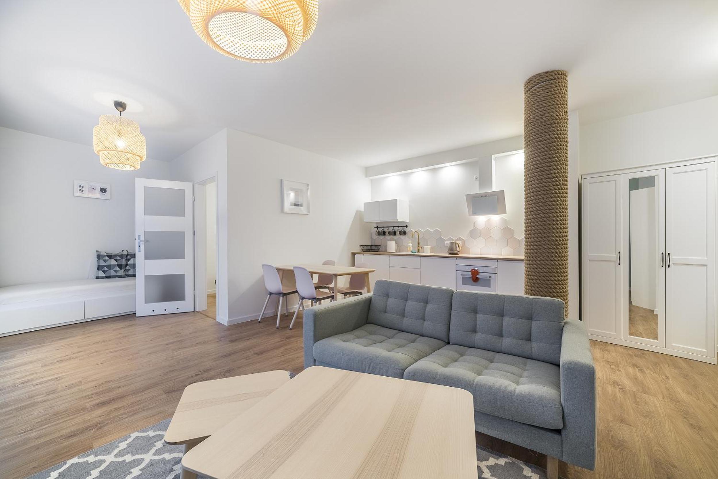 Two-Bedroom Apartment with Balcony and Sea View photo 2