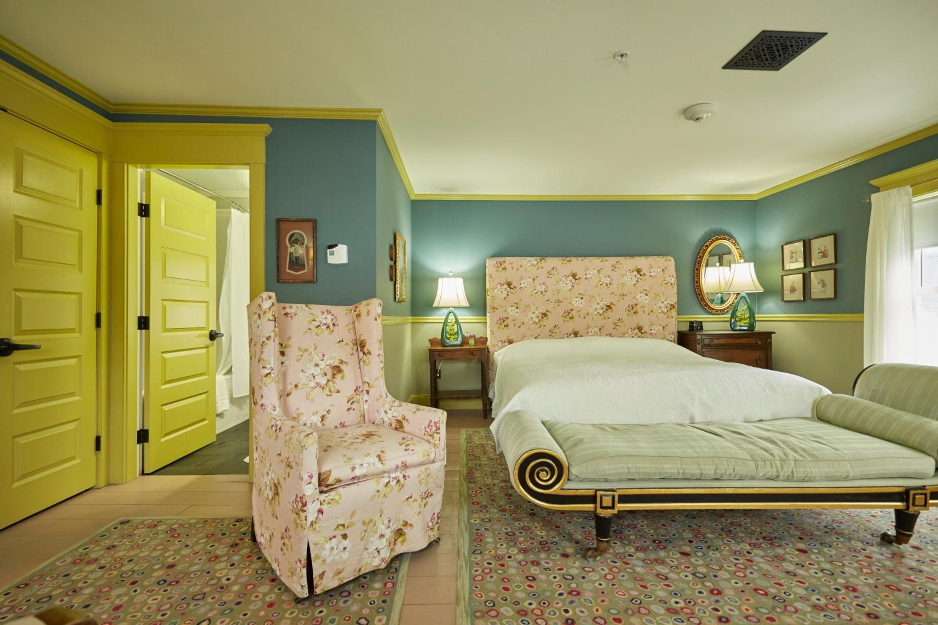 Maple Glen King Room