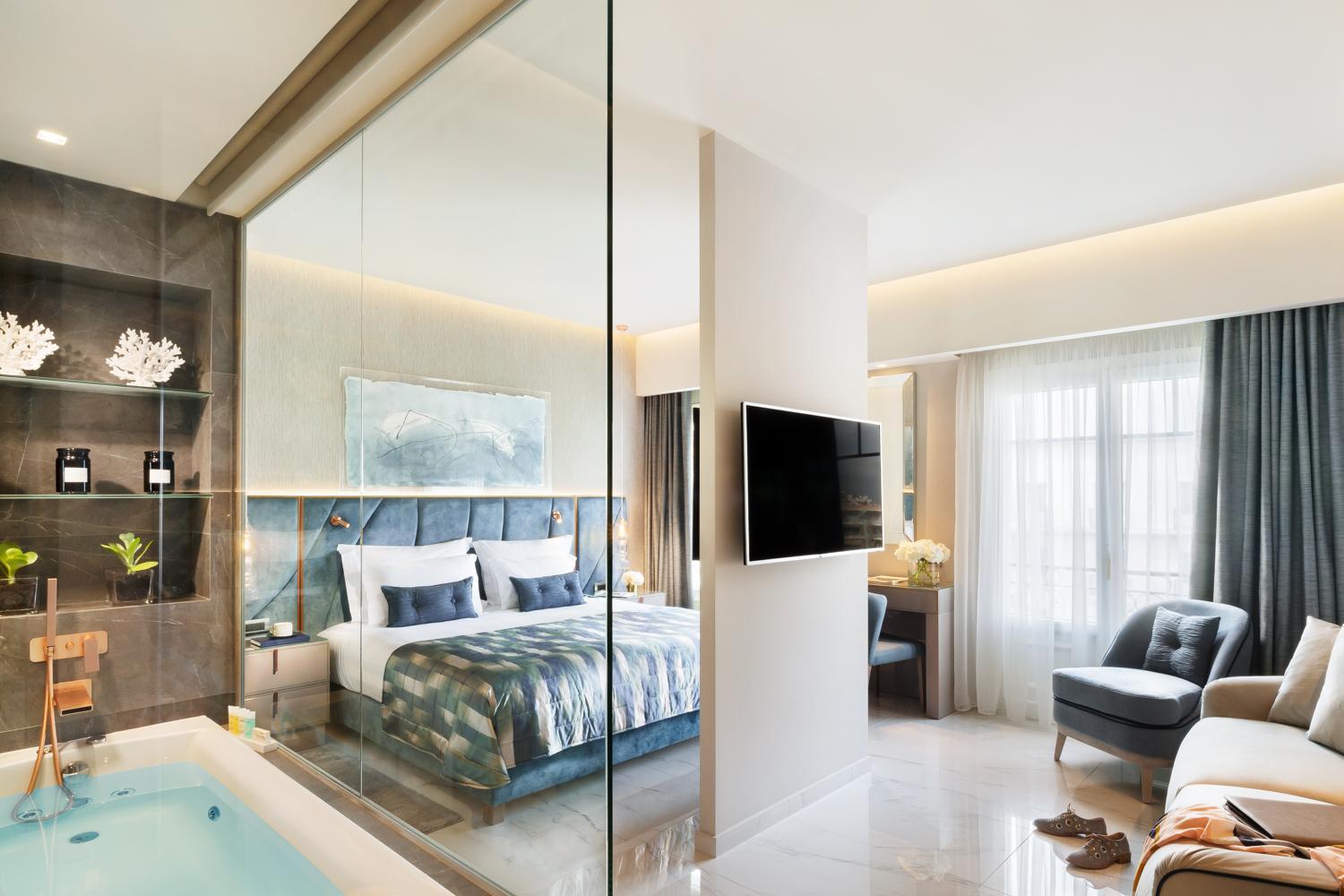 Deluxe Junior Suite - Photo 2