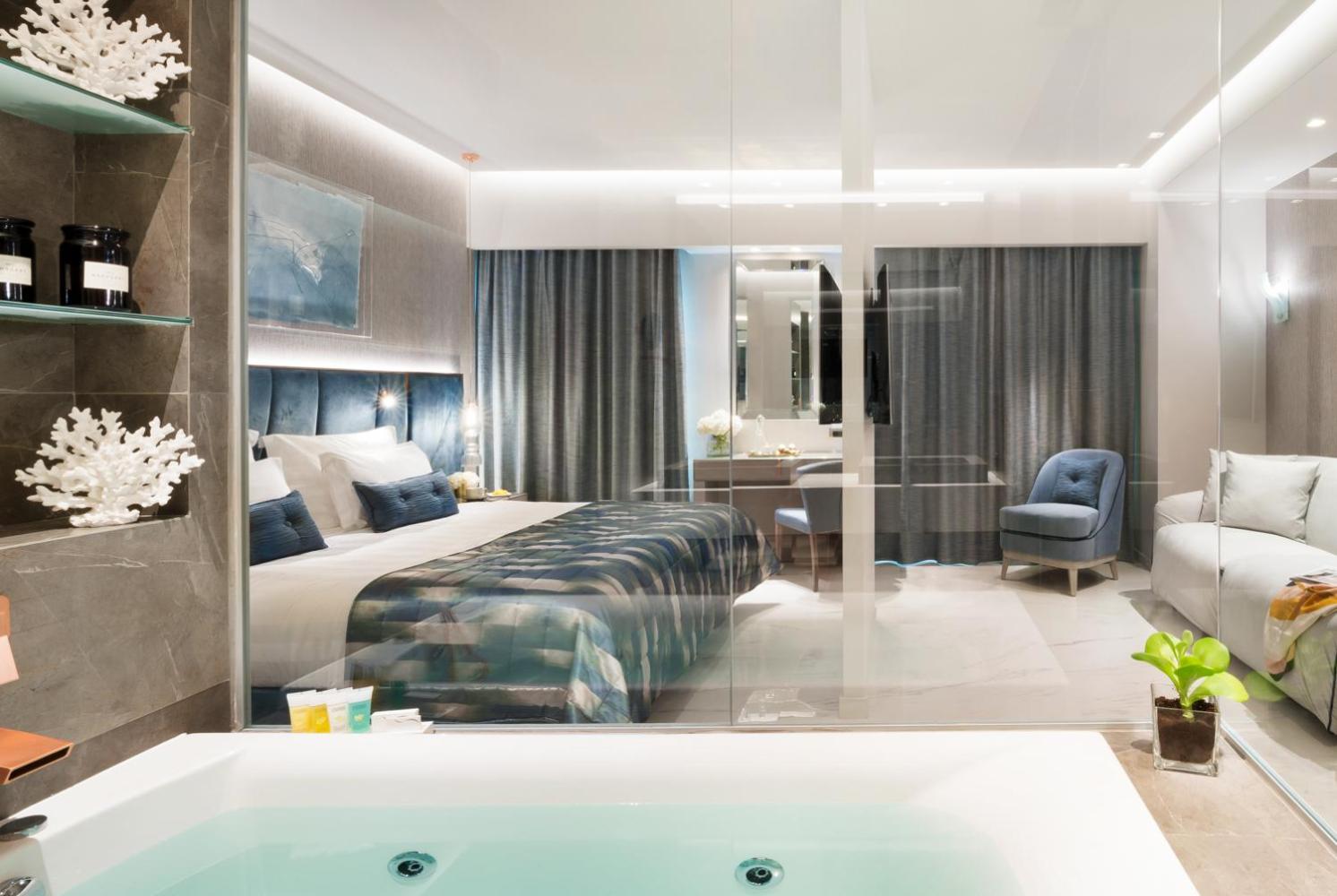 Deluxe Junior Suite - Photo 1