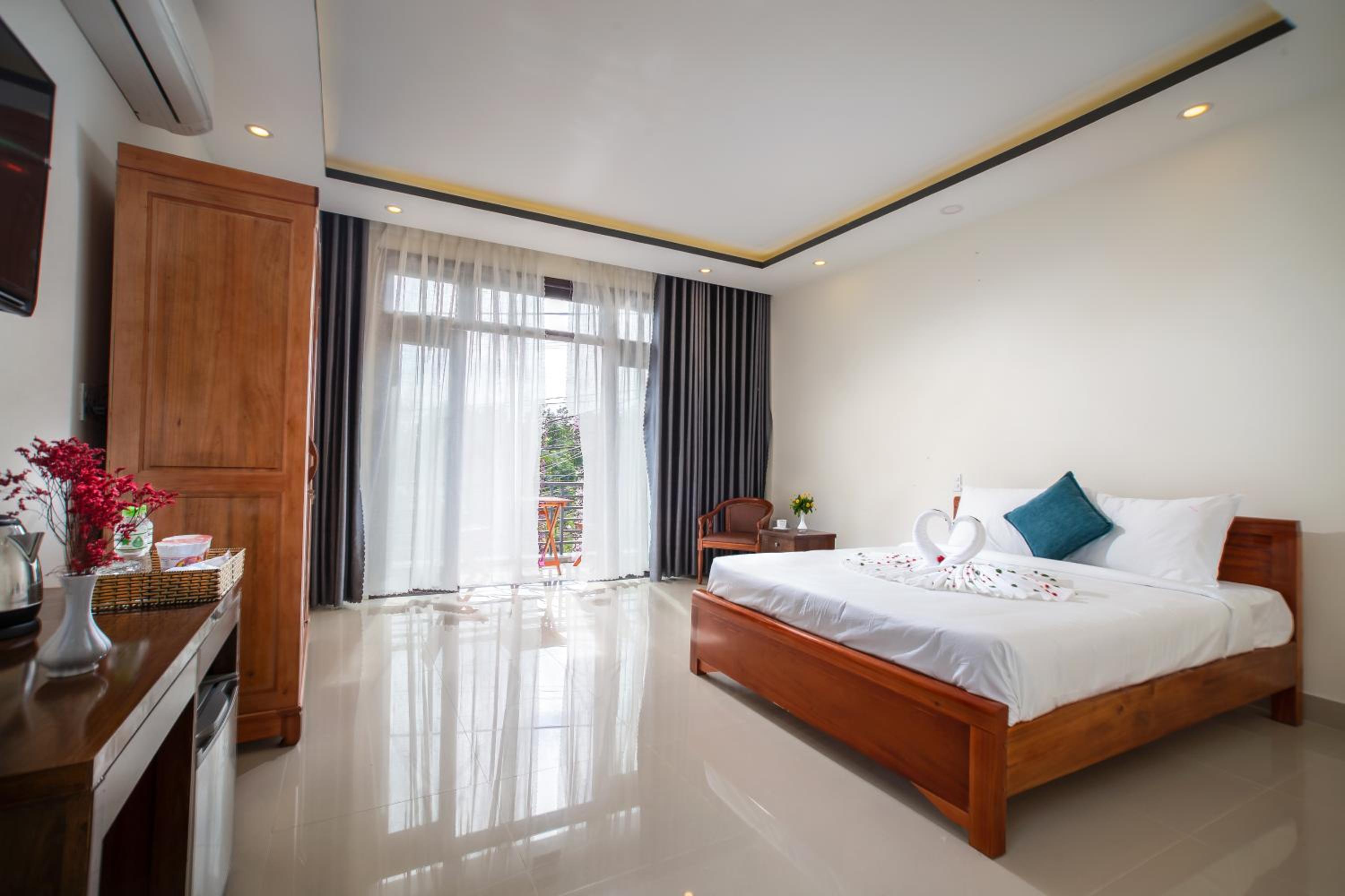 Deluxe Double Room with Balcony photo 1