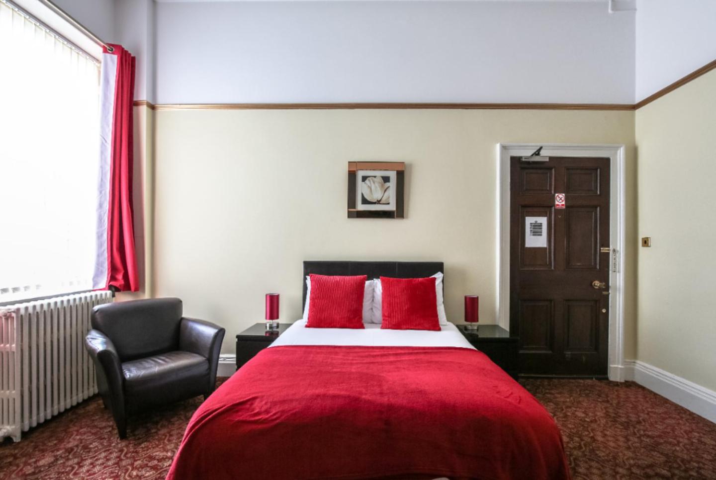 Studio Apartment photo 3