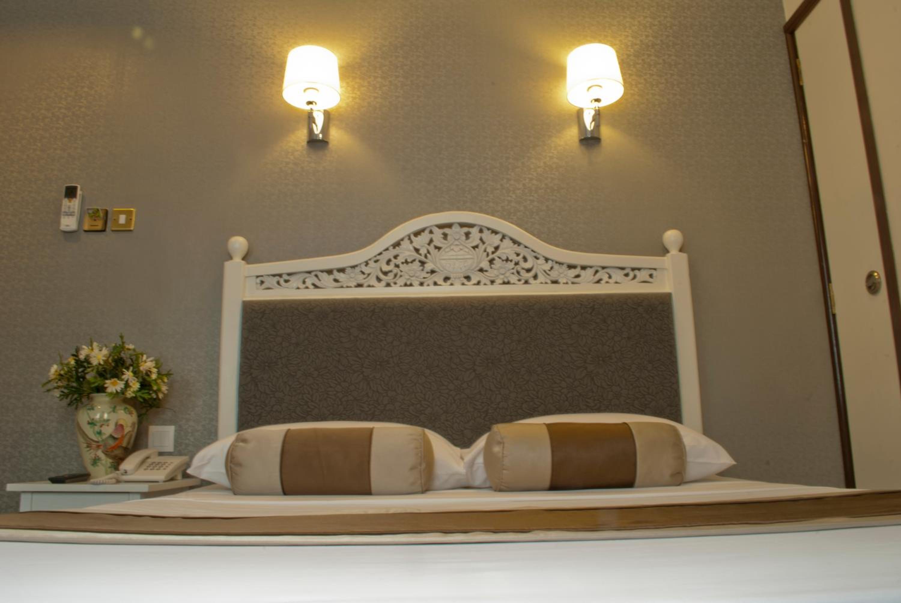 Triple Room (No Window) photo 3