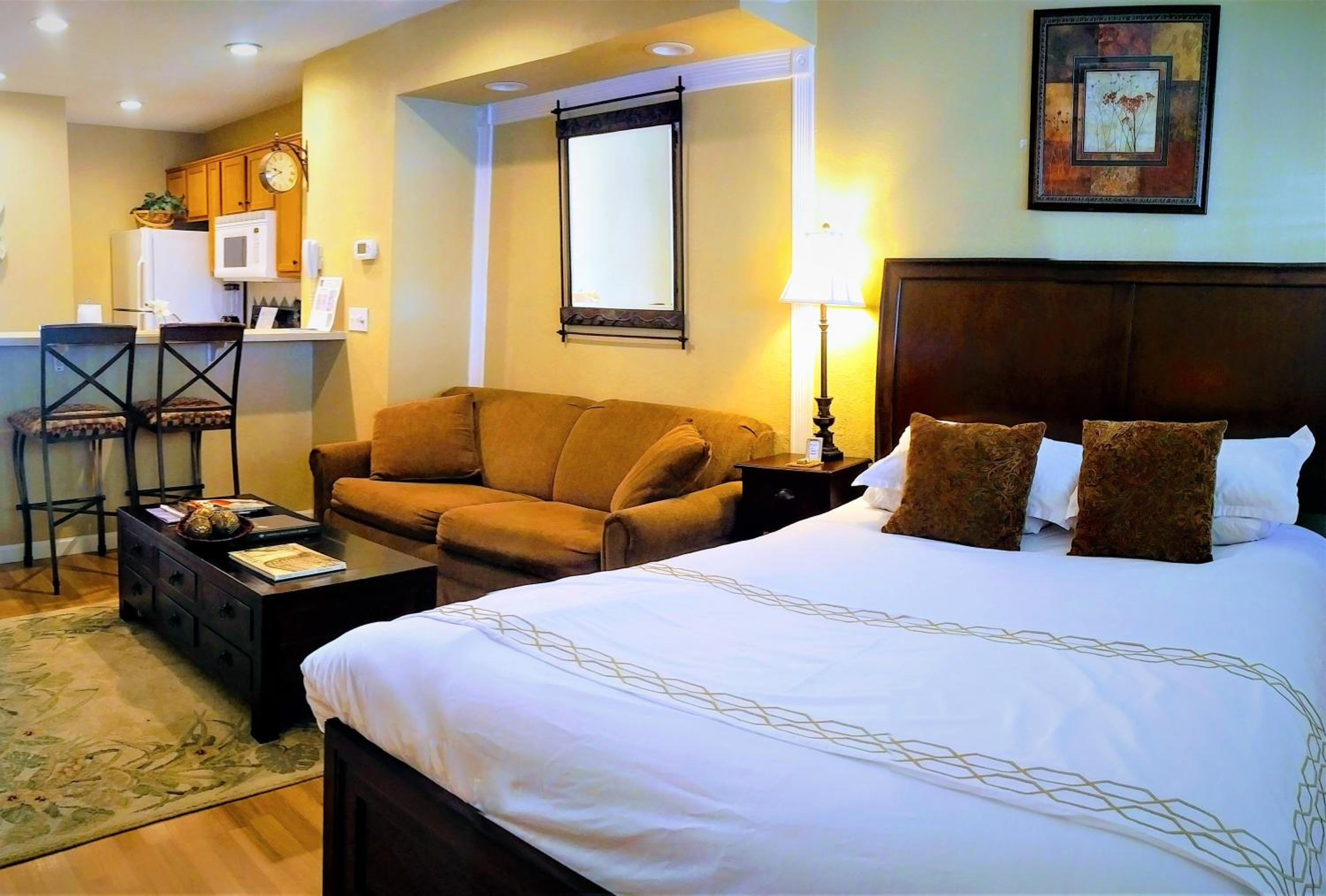 Studio Apartment photo 2