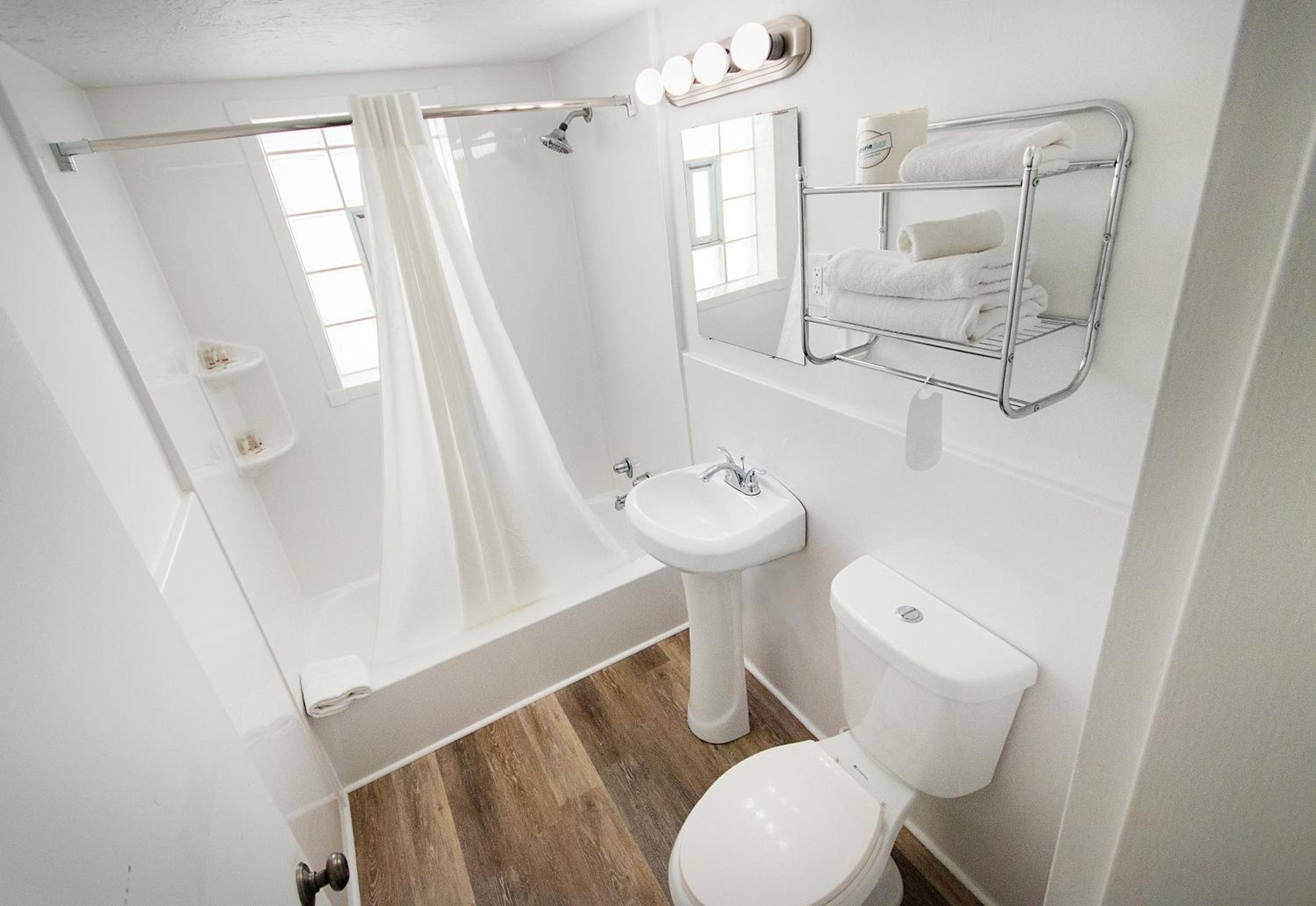 Standard Room - Photo 10