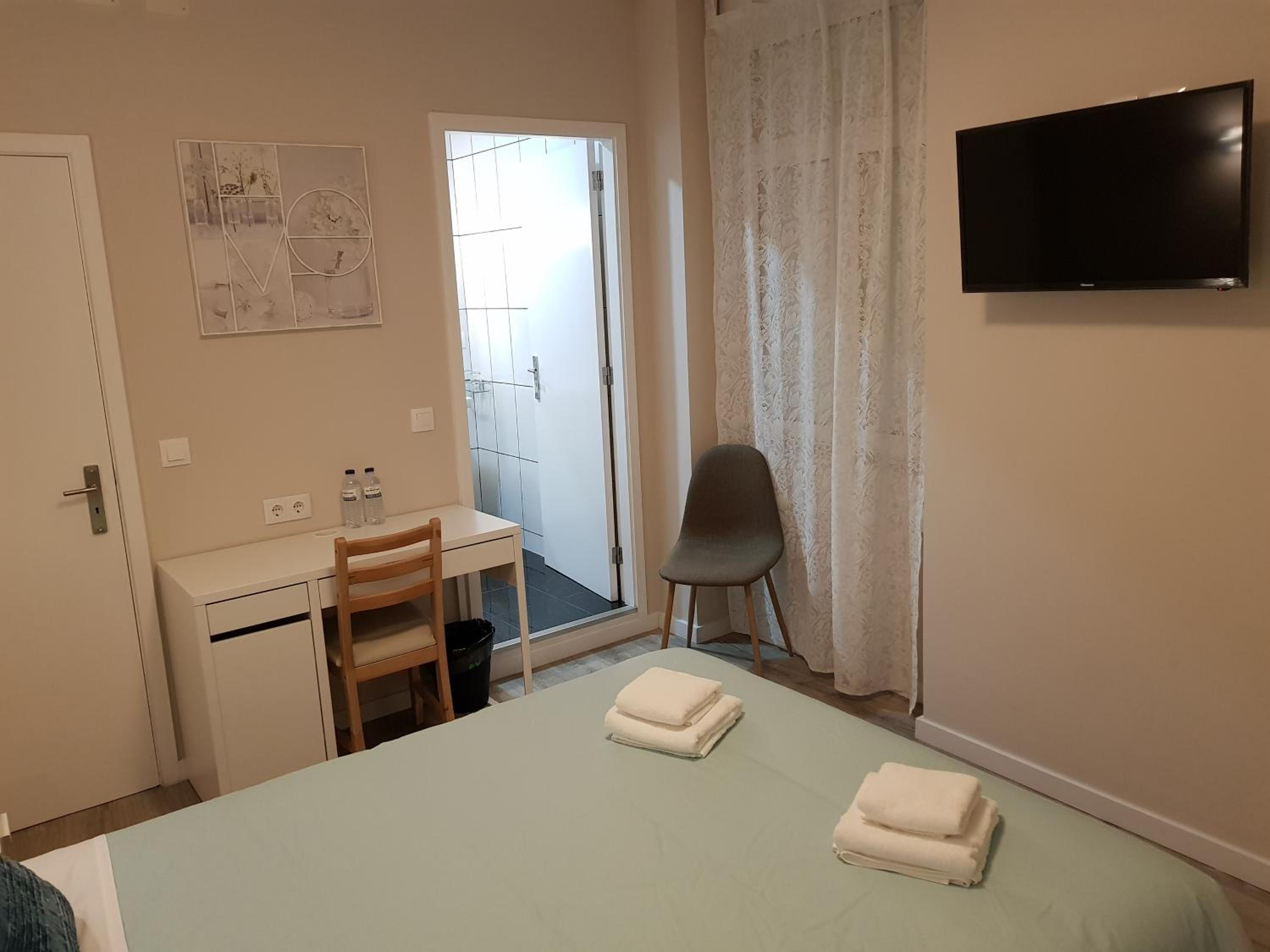 Double Room - Photo 5