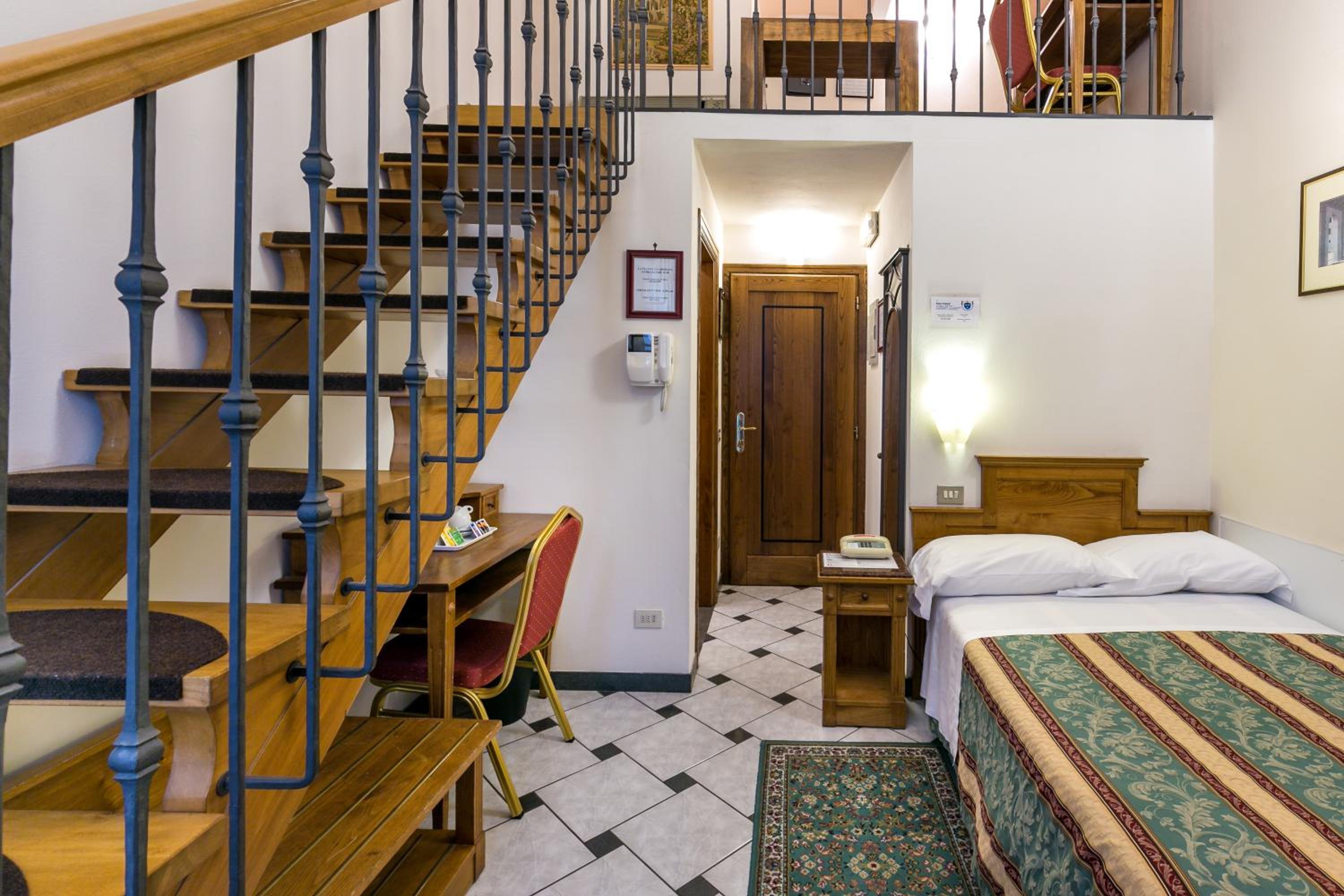 Double or Twin Room - Photo 4