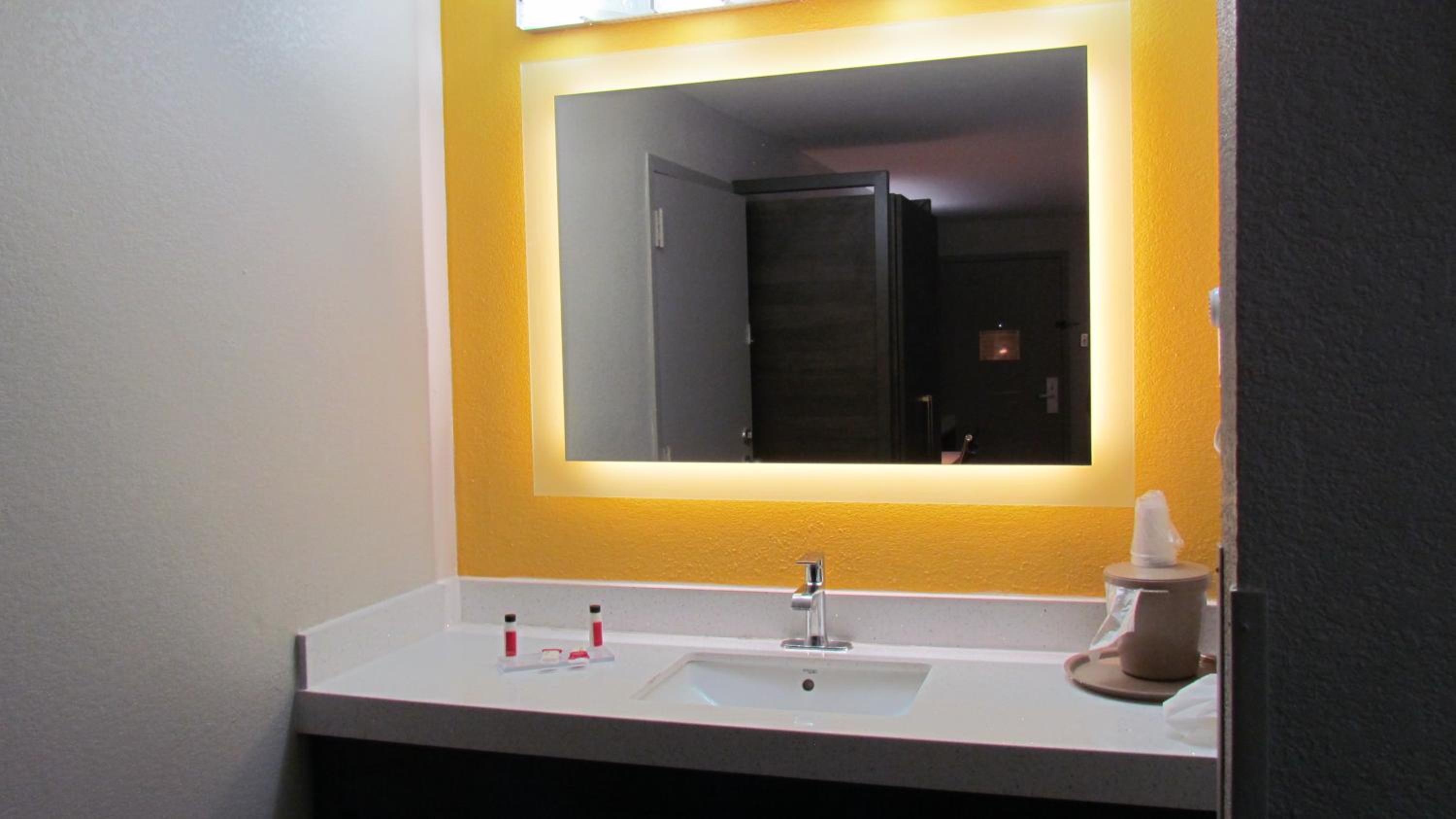 Double Room - Disability Access/Non-Smoking - Photo 7