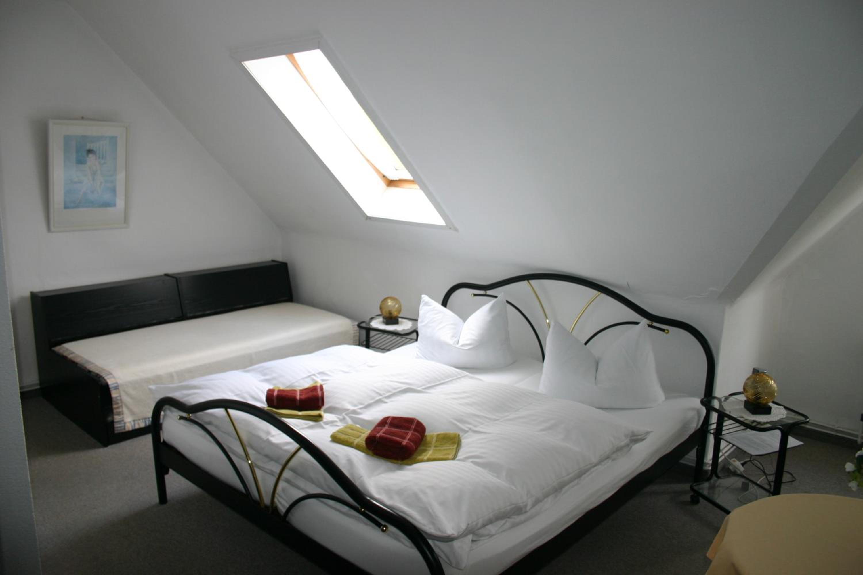 Double Room with Extra Bed photo 1