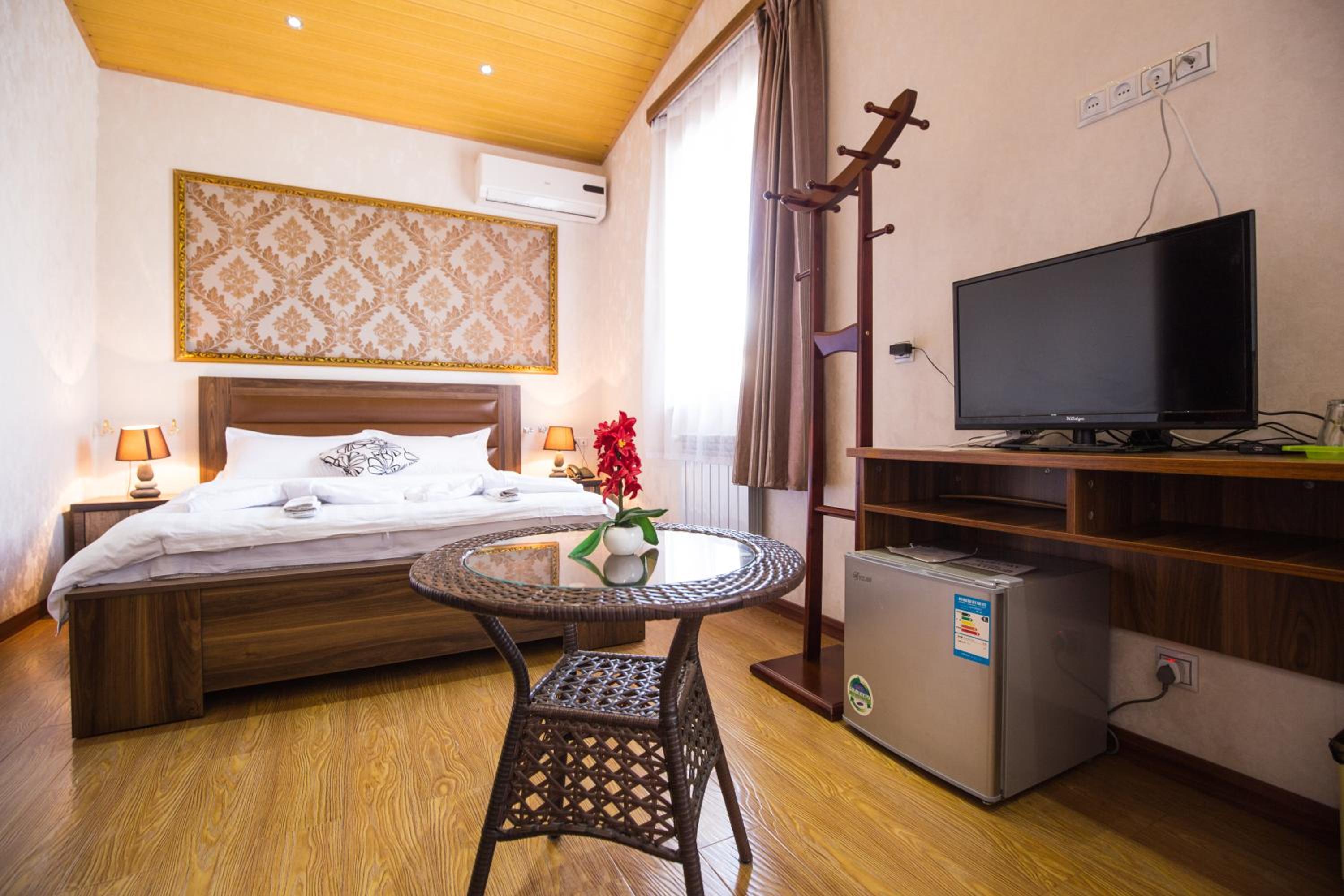 Deluxe Room - Photo 2