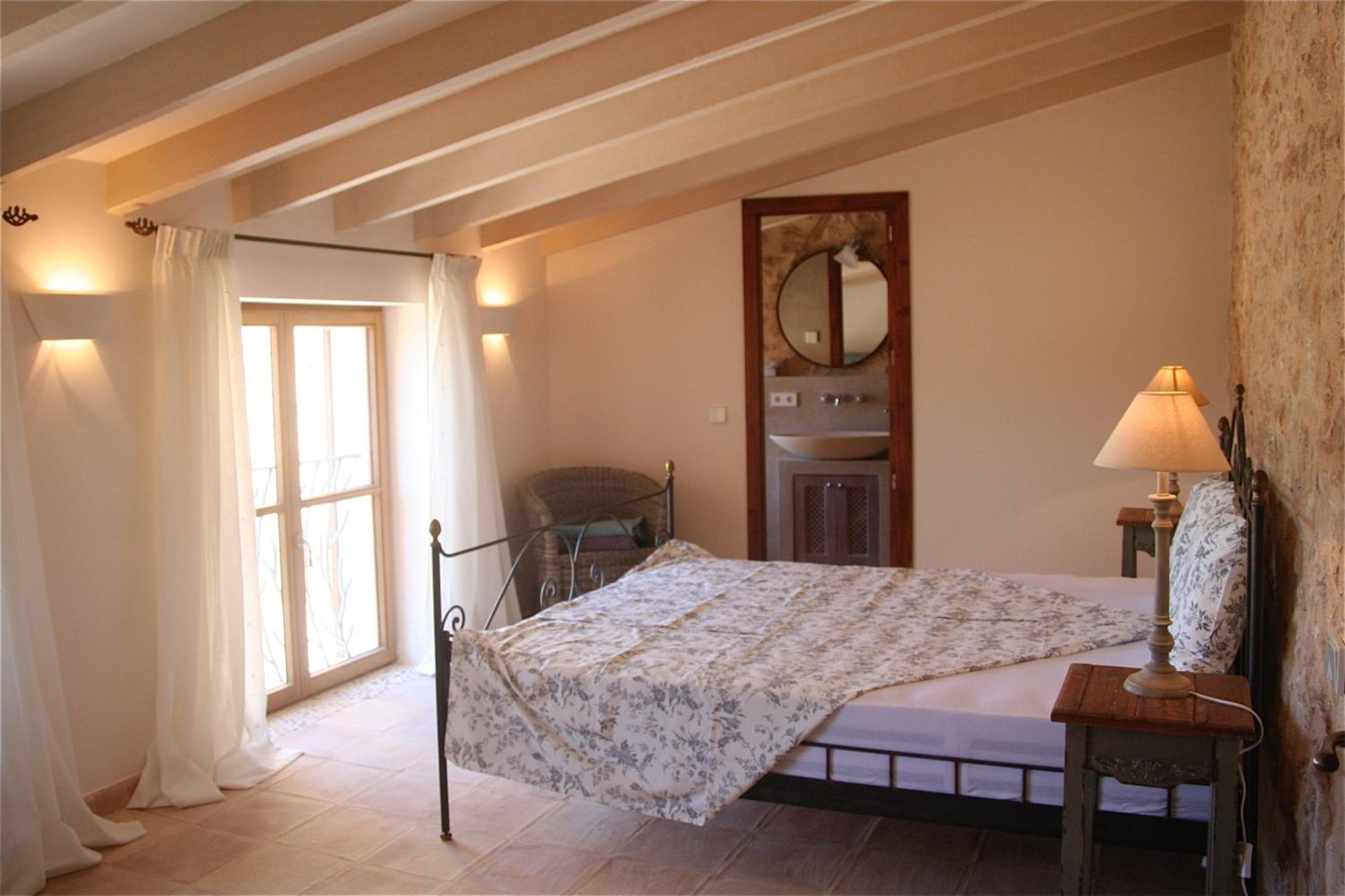 Three-Bedroom Vacation Home  photo 2